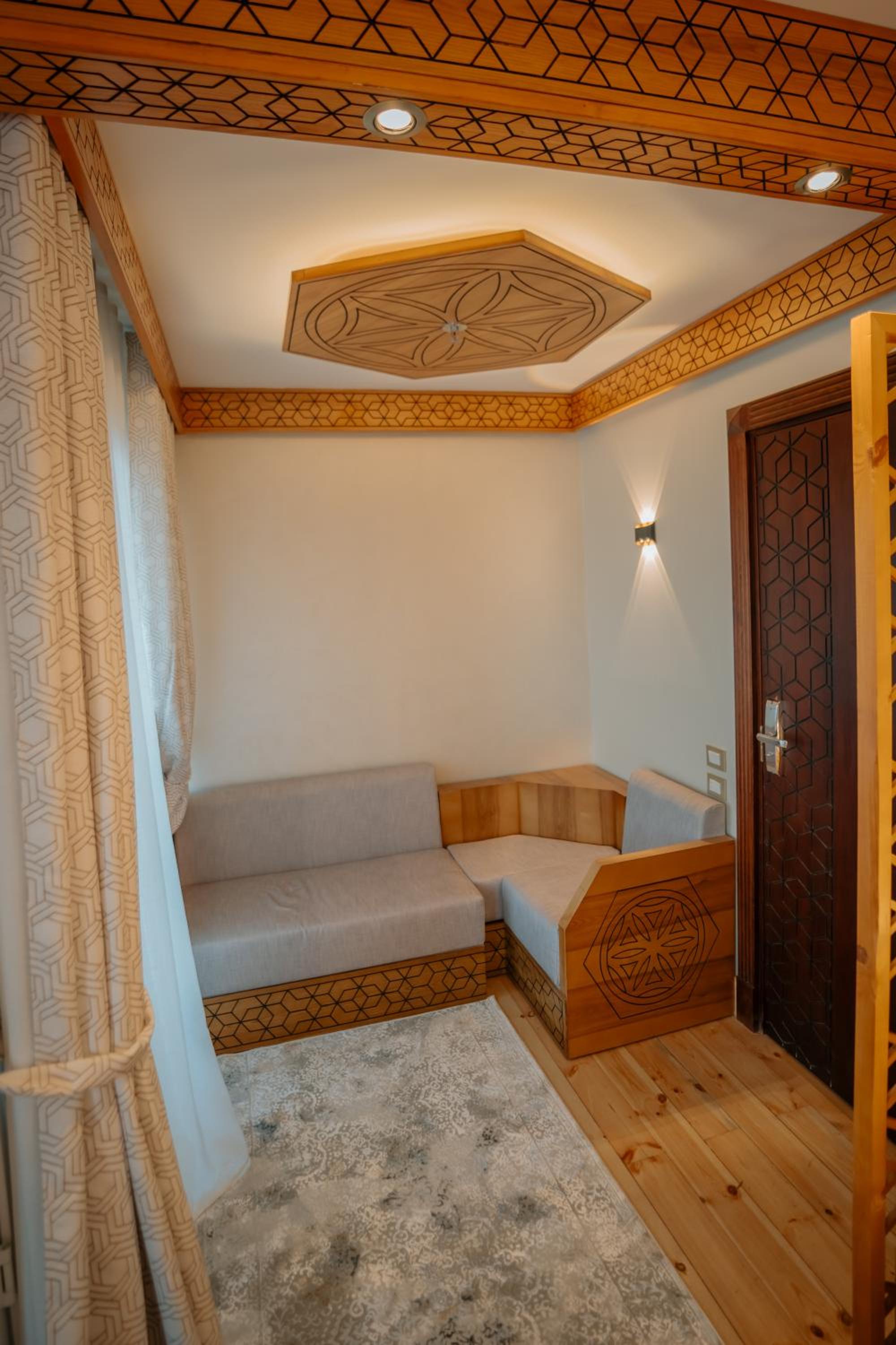 Azhar Dahabiya luxury suites