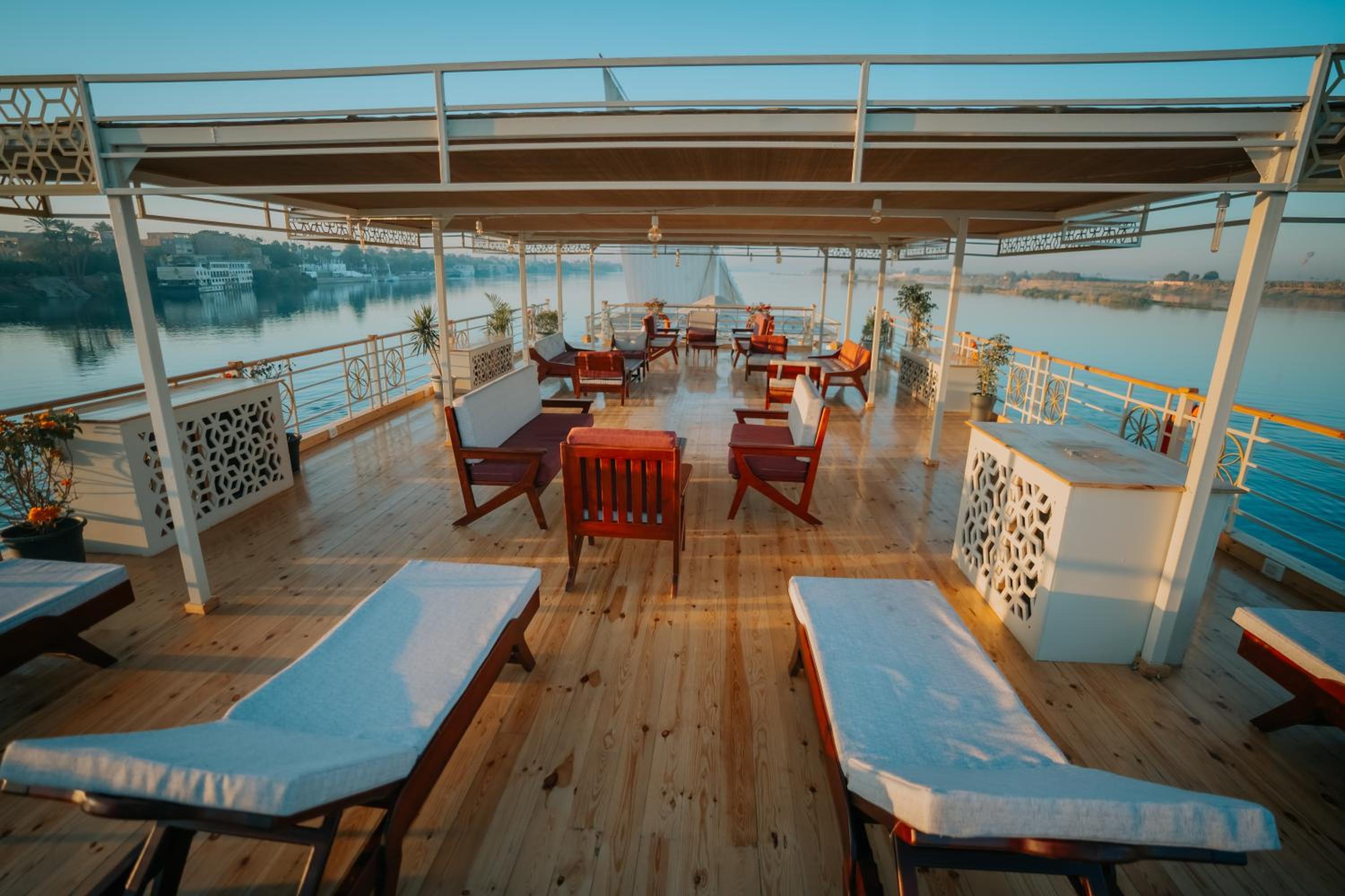 Azhar Dahabiya luxury suites