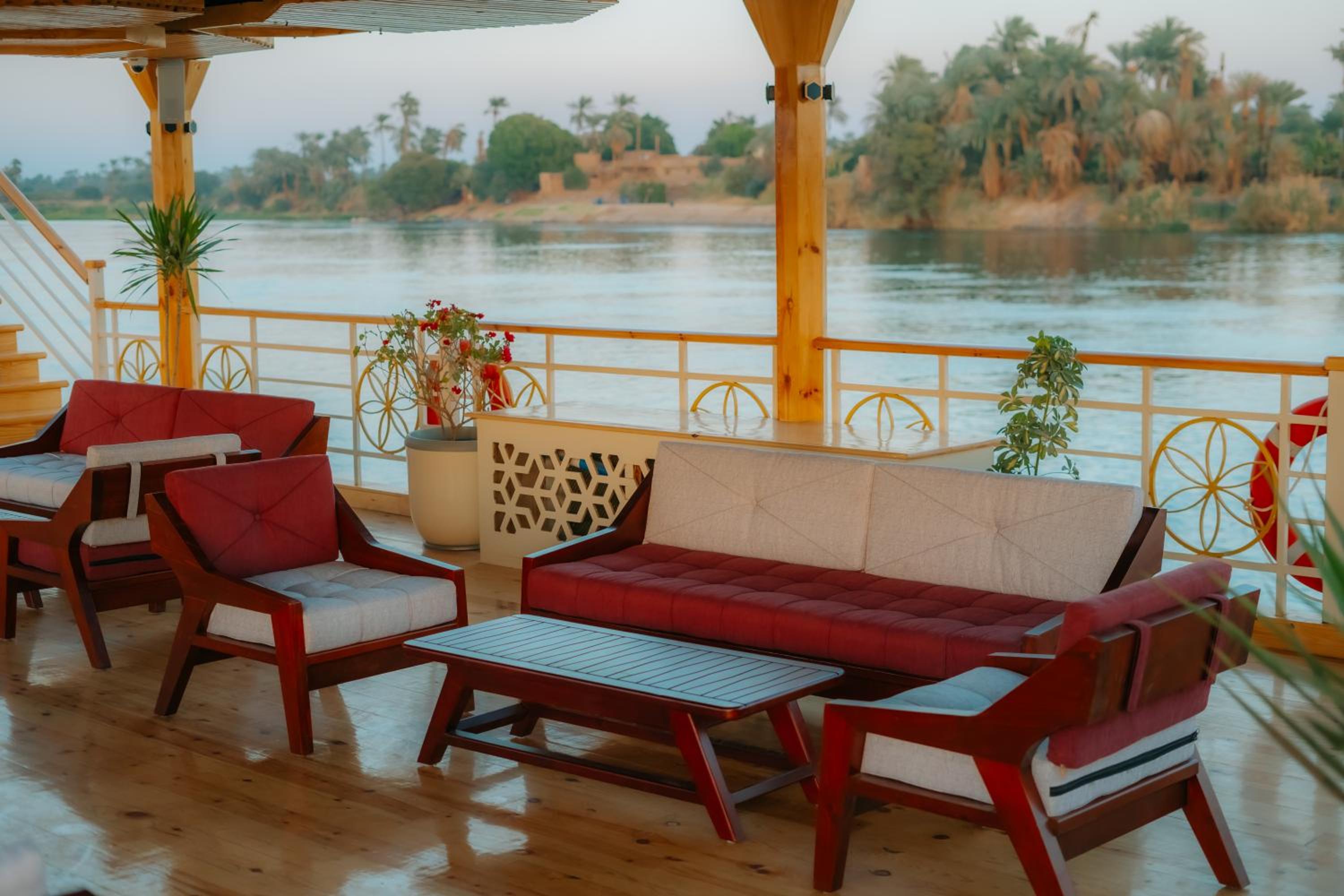Azhar Dahabiya luxury suites