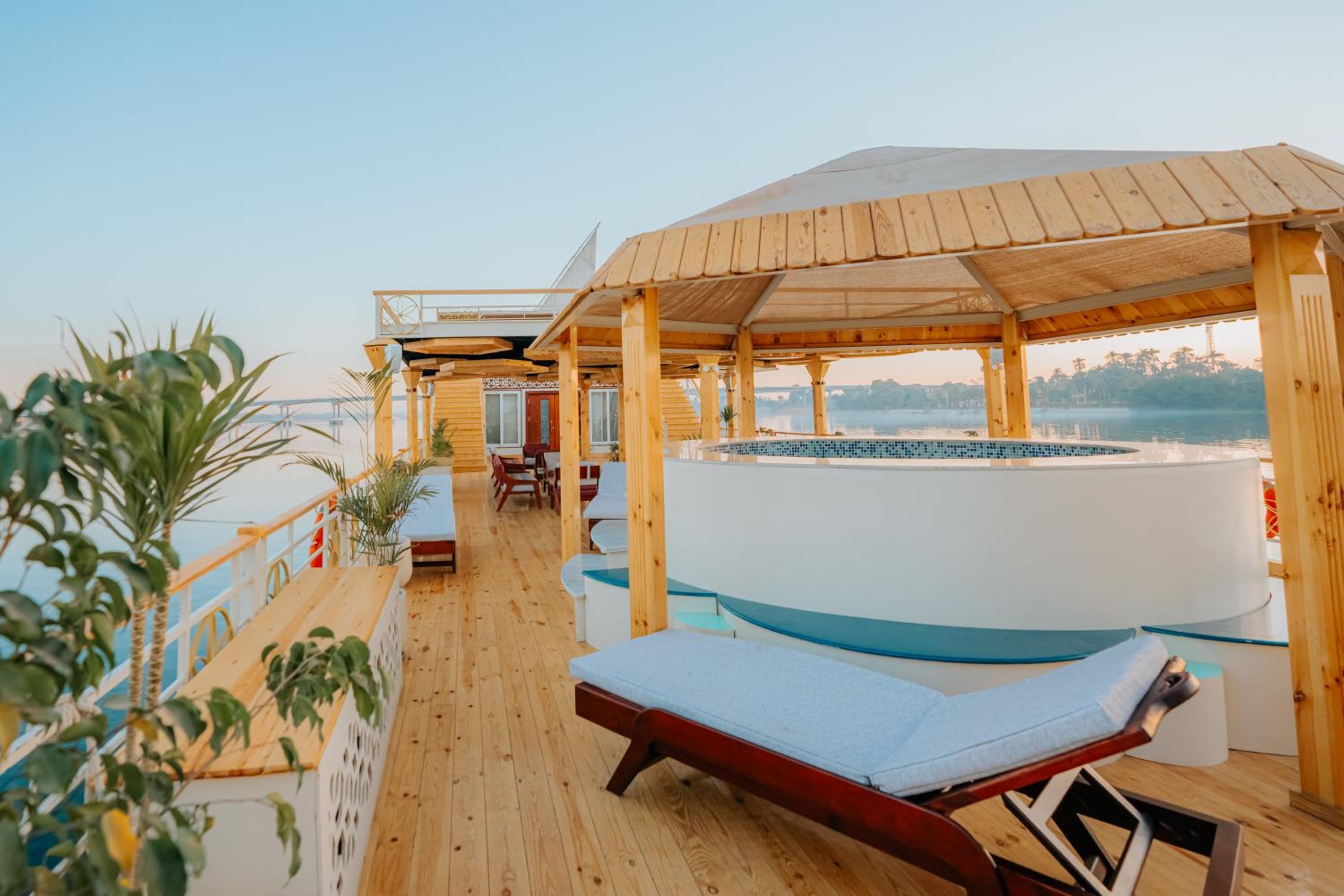 Azhar Dahabiya luxury suites