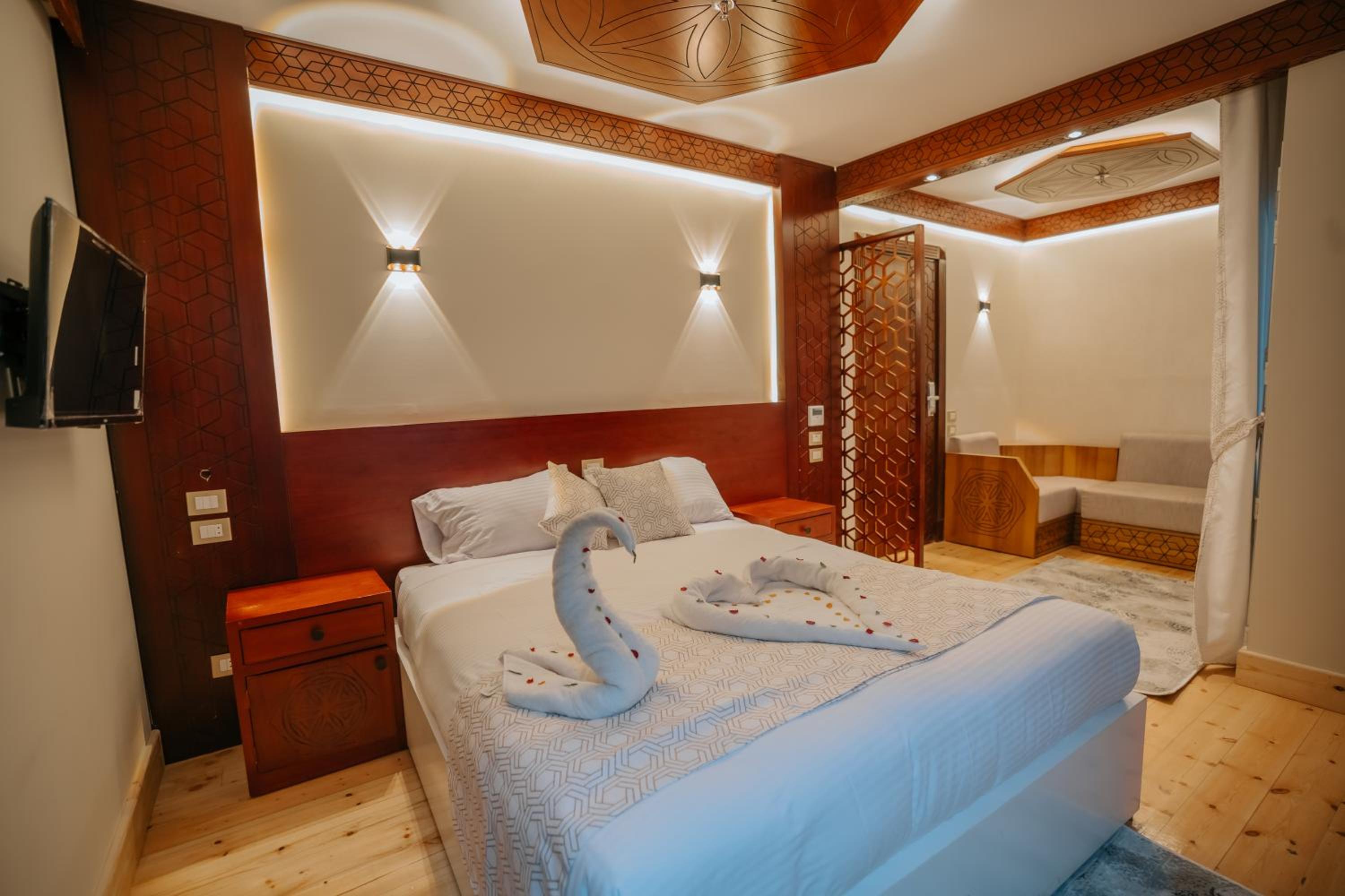 Azhar Dahabiya luxury suites