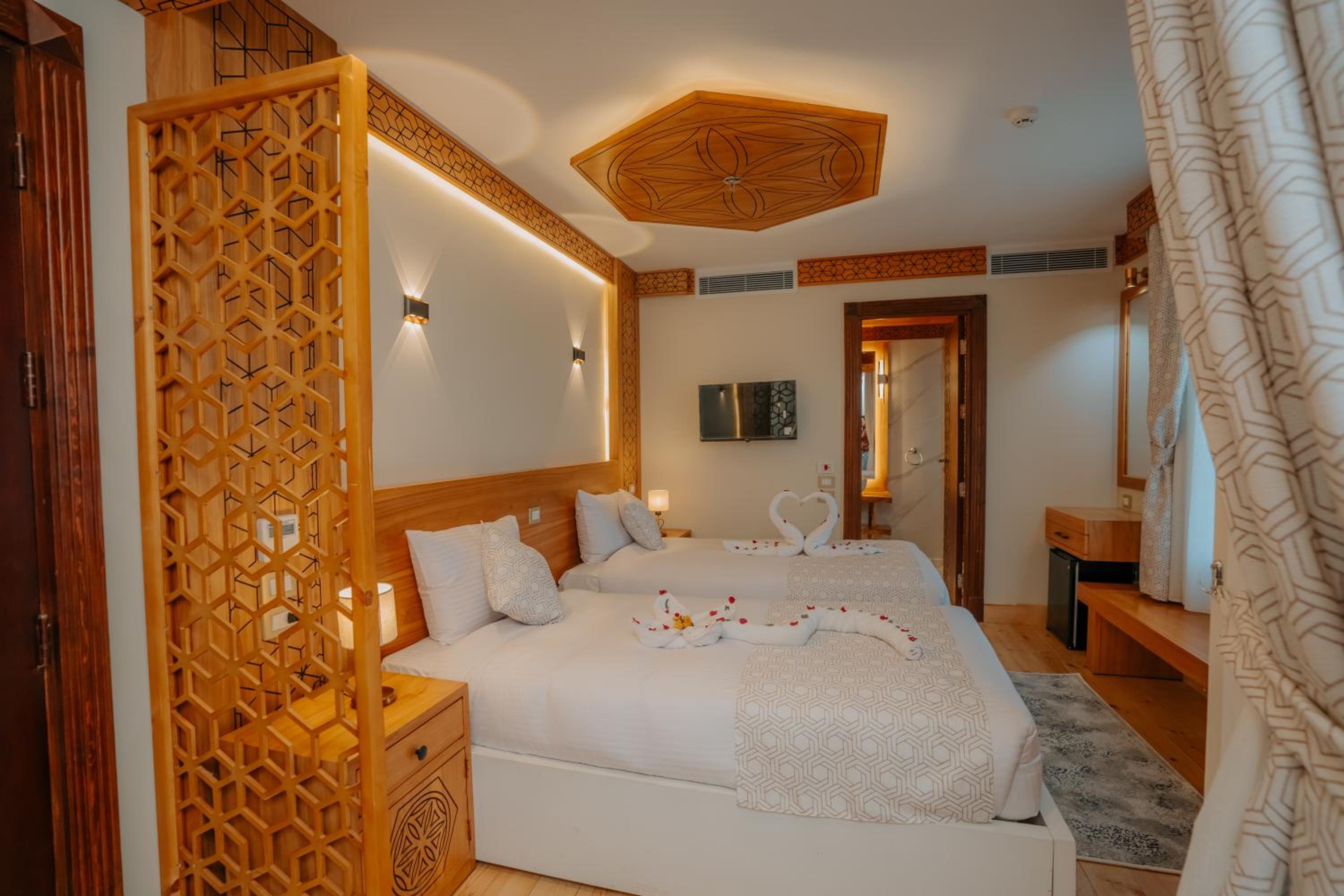Azhar Dahabiya luxury suites