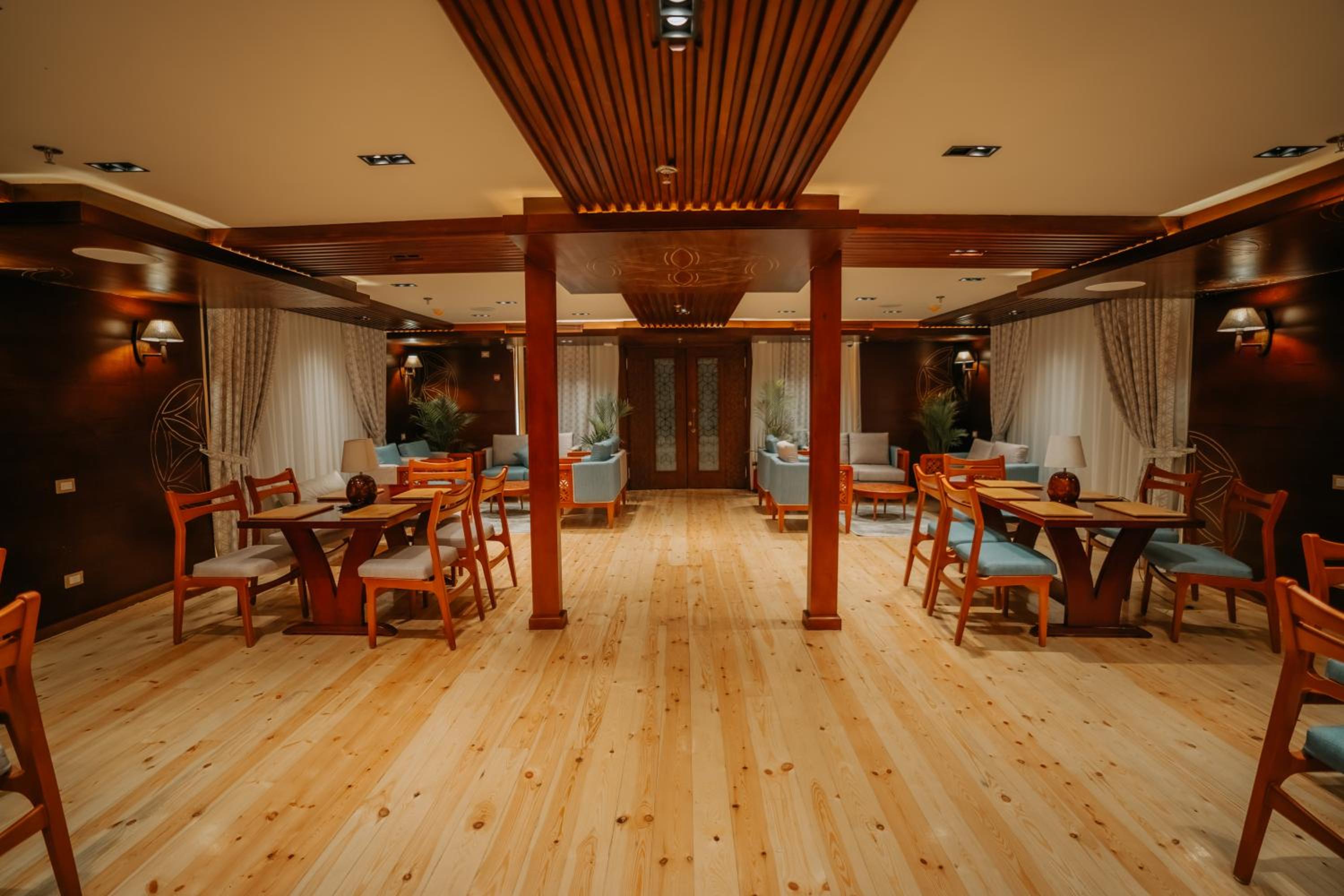 Azhar Dahabiya luxury suites