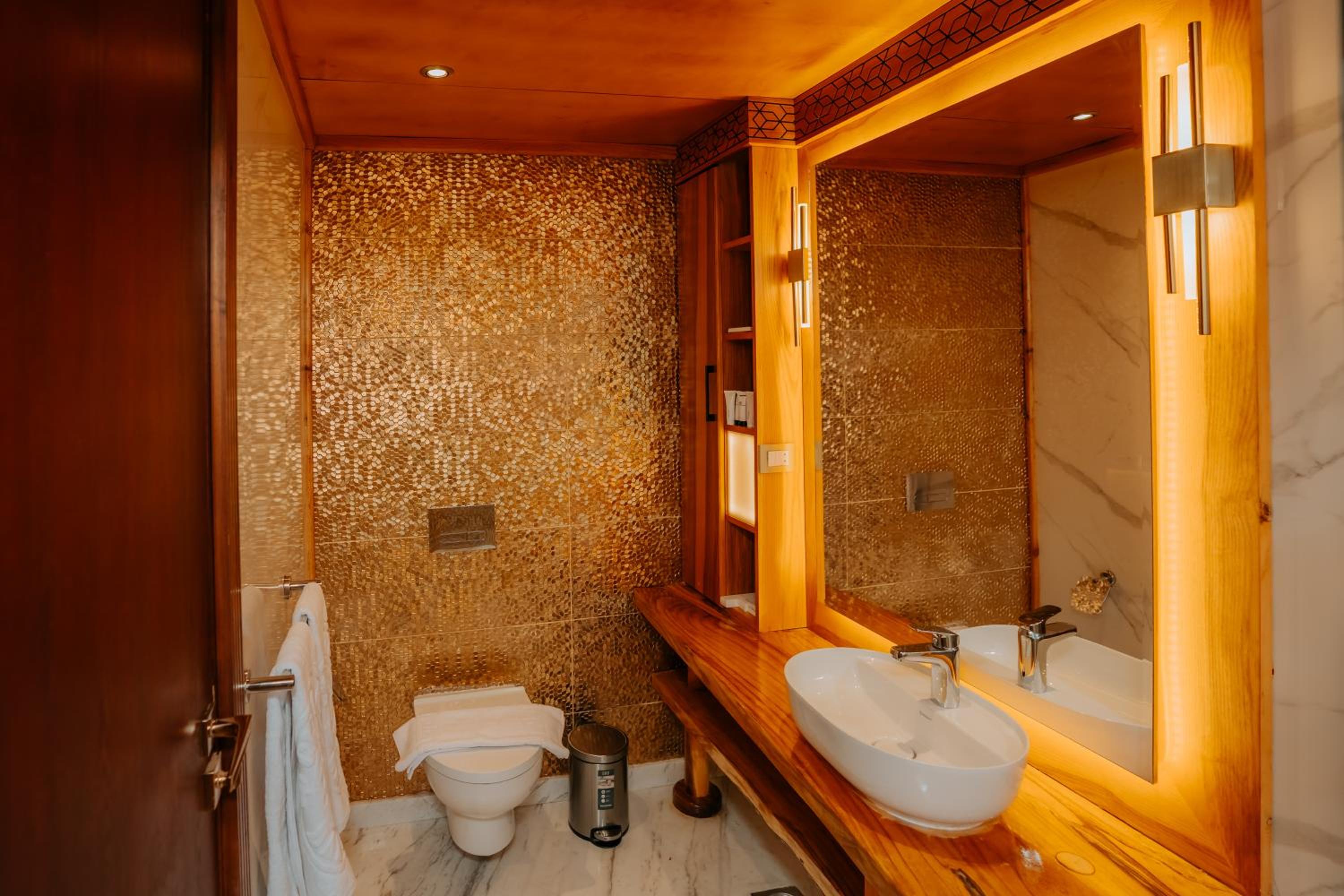 Azhar Dahabiya luxury suites