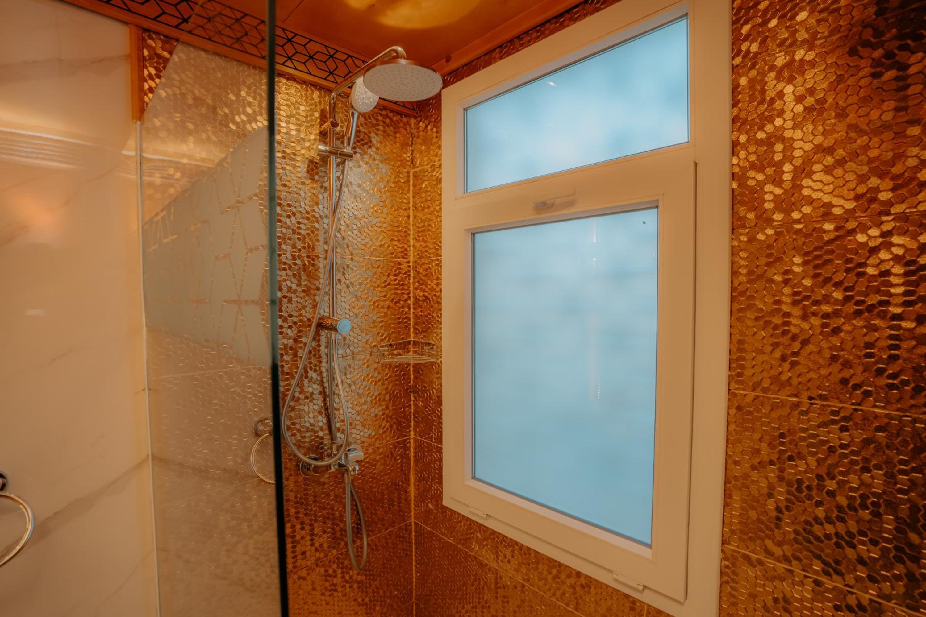 Azhar Dahabiya luxury suites