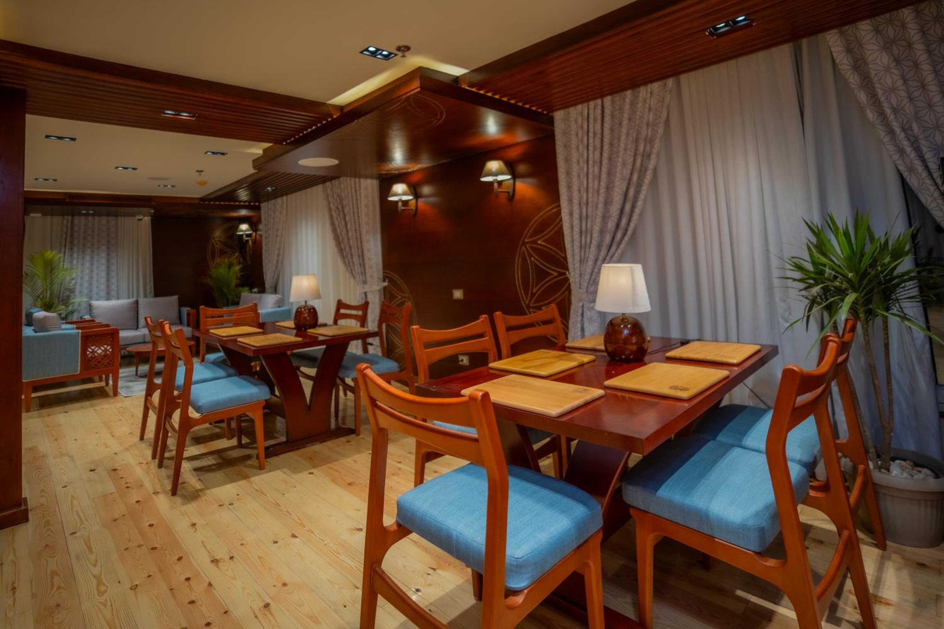 Azhar Dahabiya luxury suites