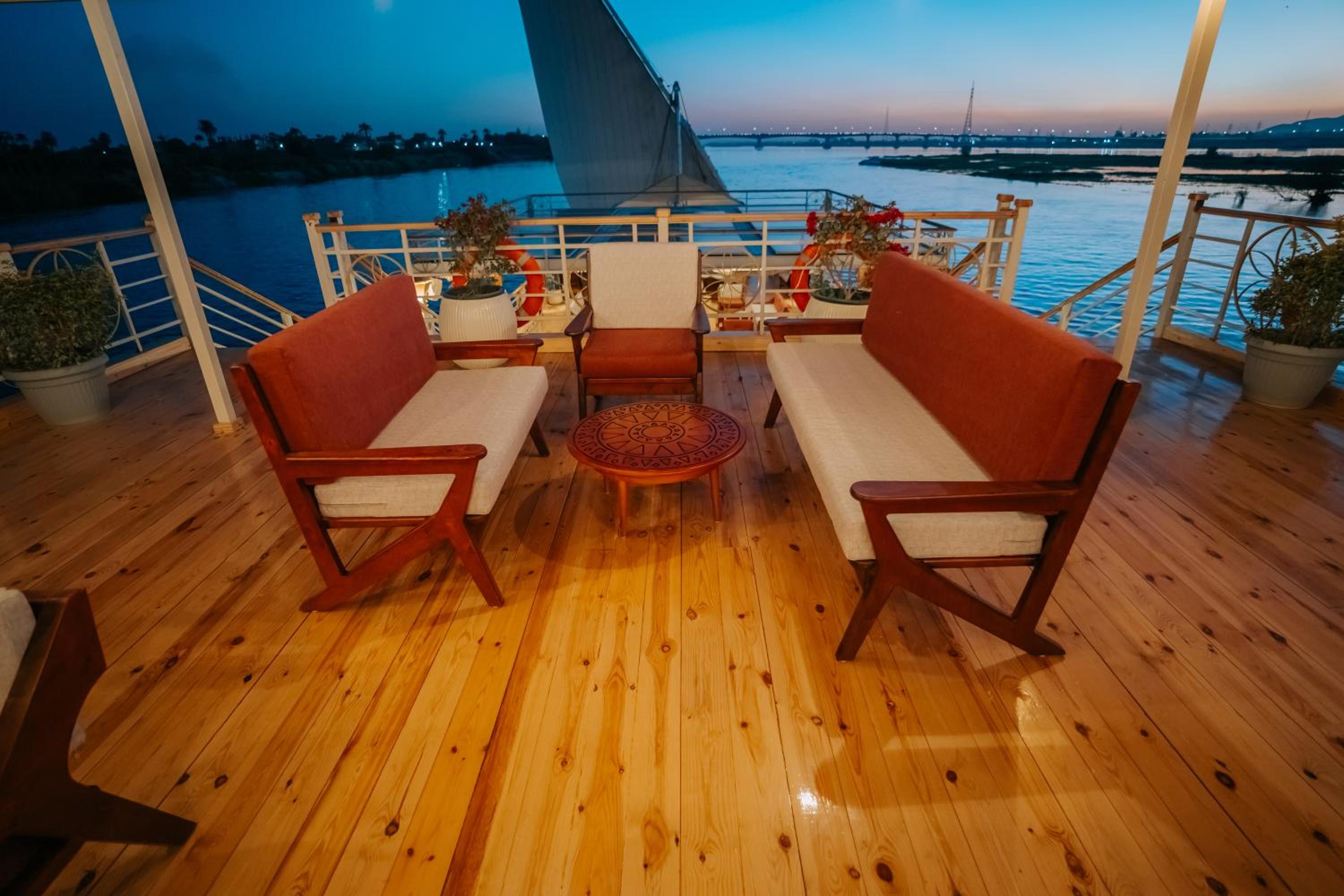 Azhar Dahabiya luxury suites