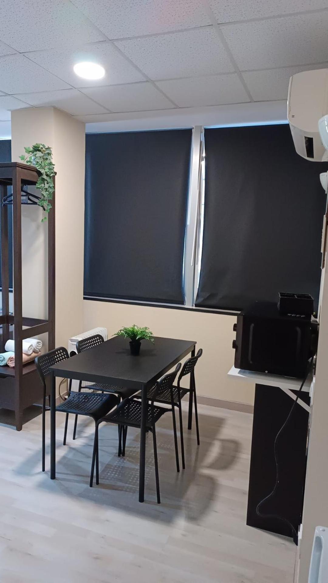Estudios 85 - Cerca de Madrid, Toledo y Parque Warner