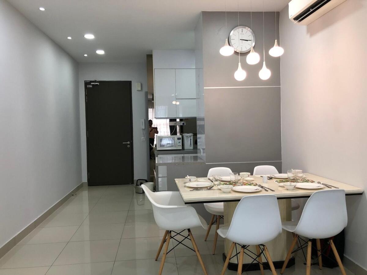 Modern Escape Urban 360 by LUVIT STAY