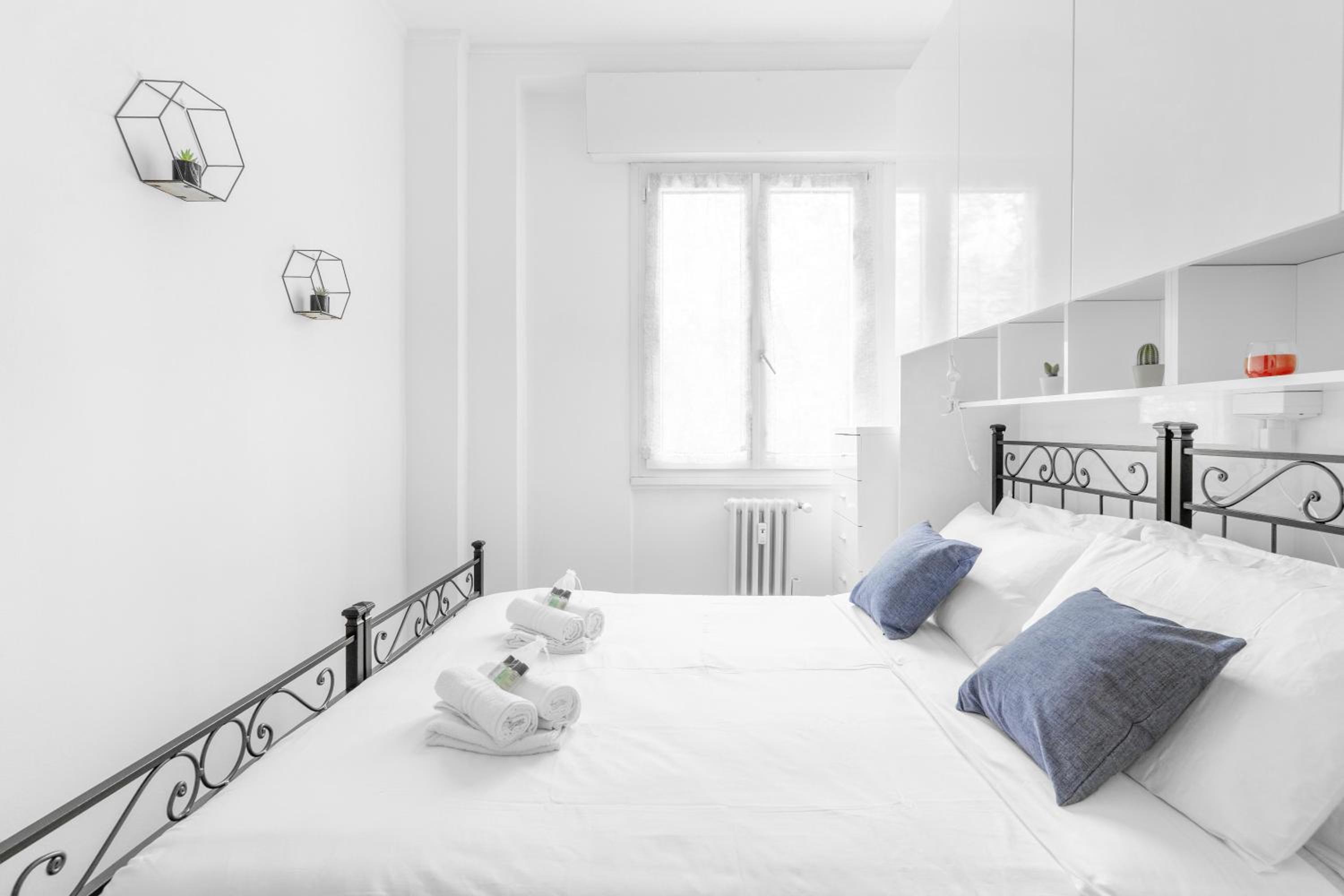 Luxury dream - DUOMO 10min Free fast wi-fi and AC Train Station Porta Vittoria 290mt