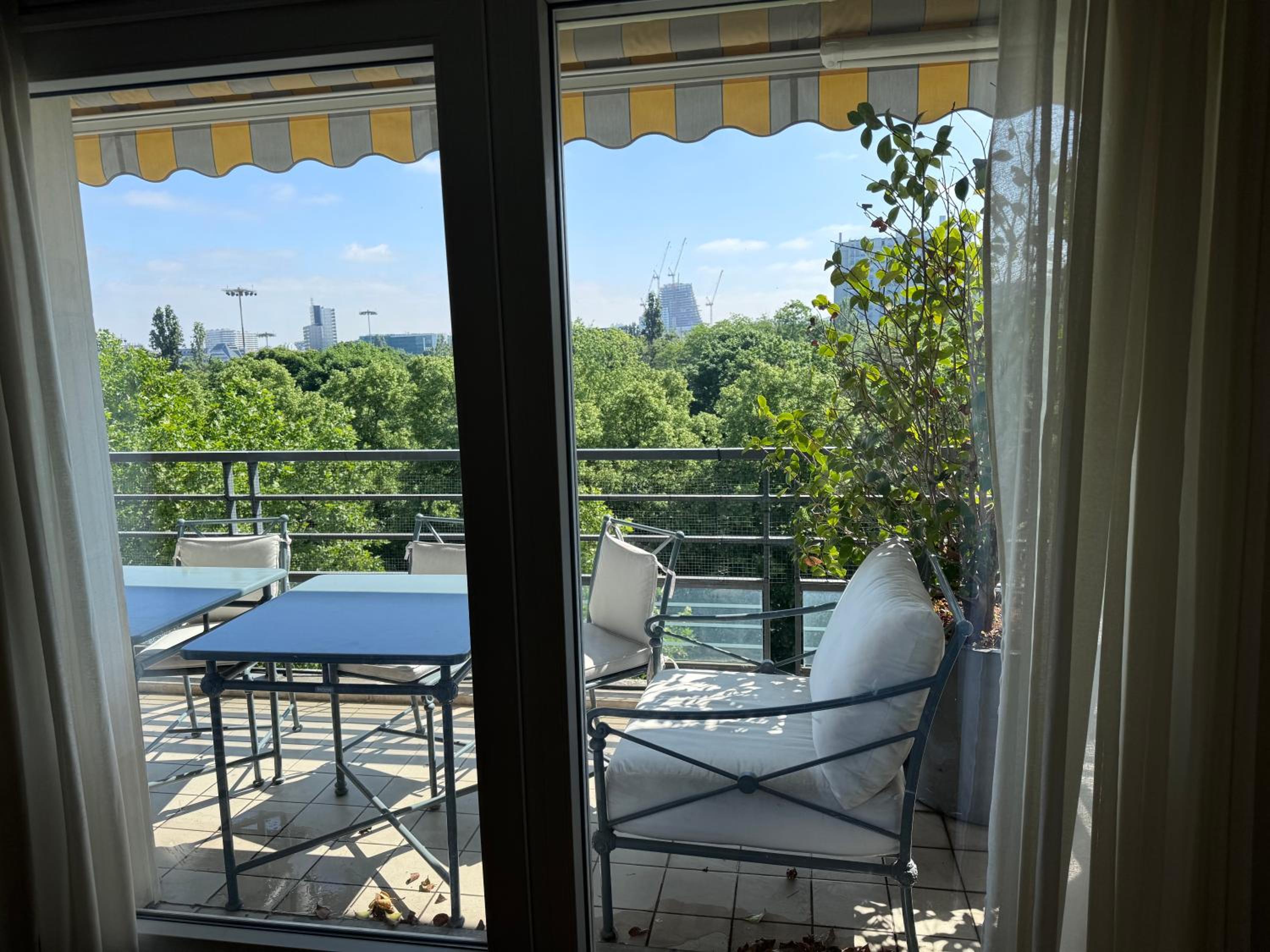 3 bedrooms with Tour Eiffel view