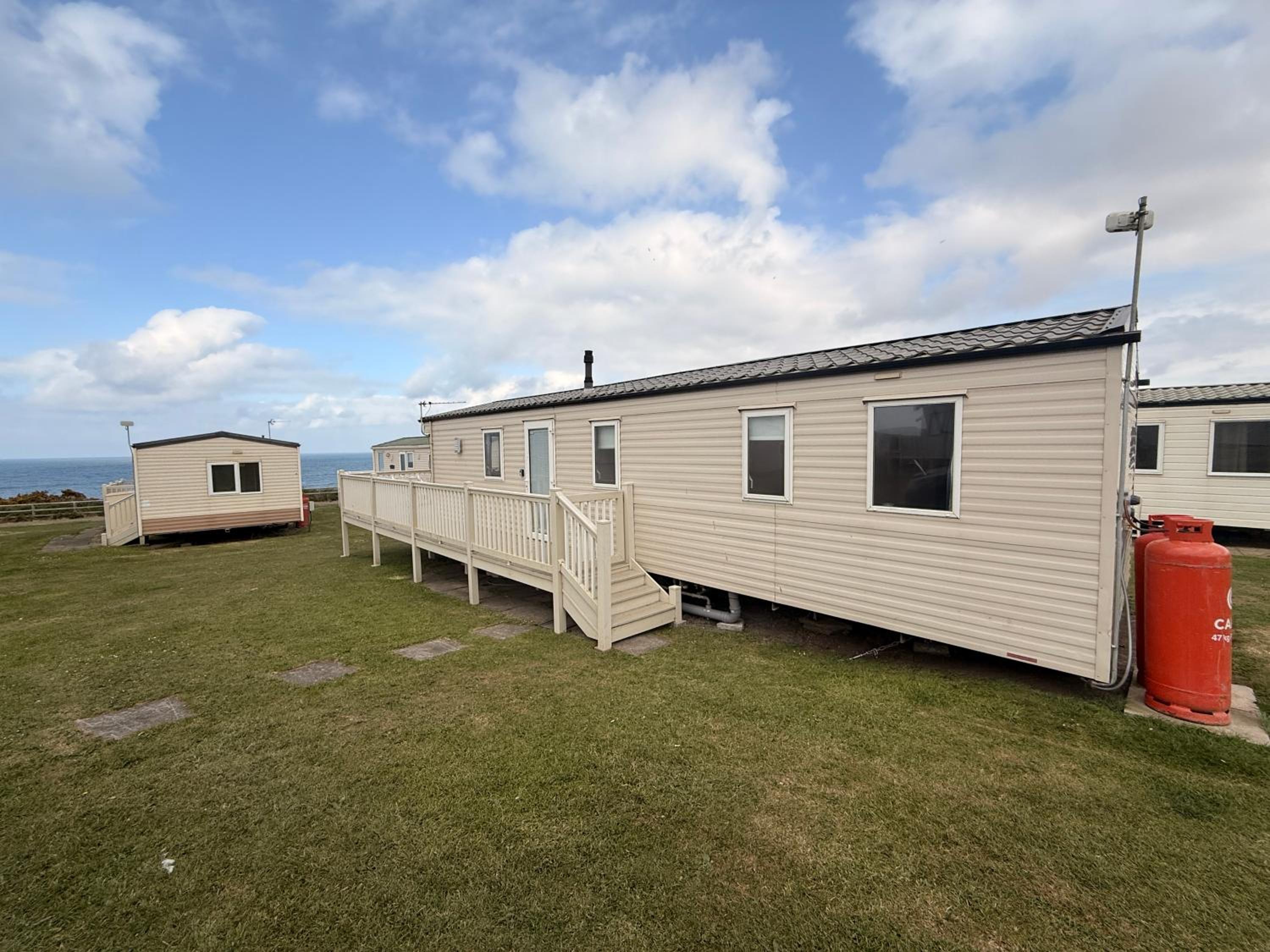 Sea Bliss Beachfront Caravan, 2 Bed King Ensuite, Sleeps 6, Wrap Decking, Crimdon Dene