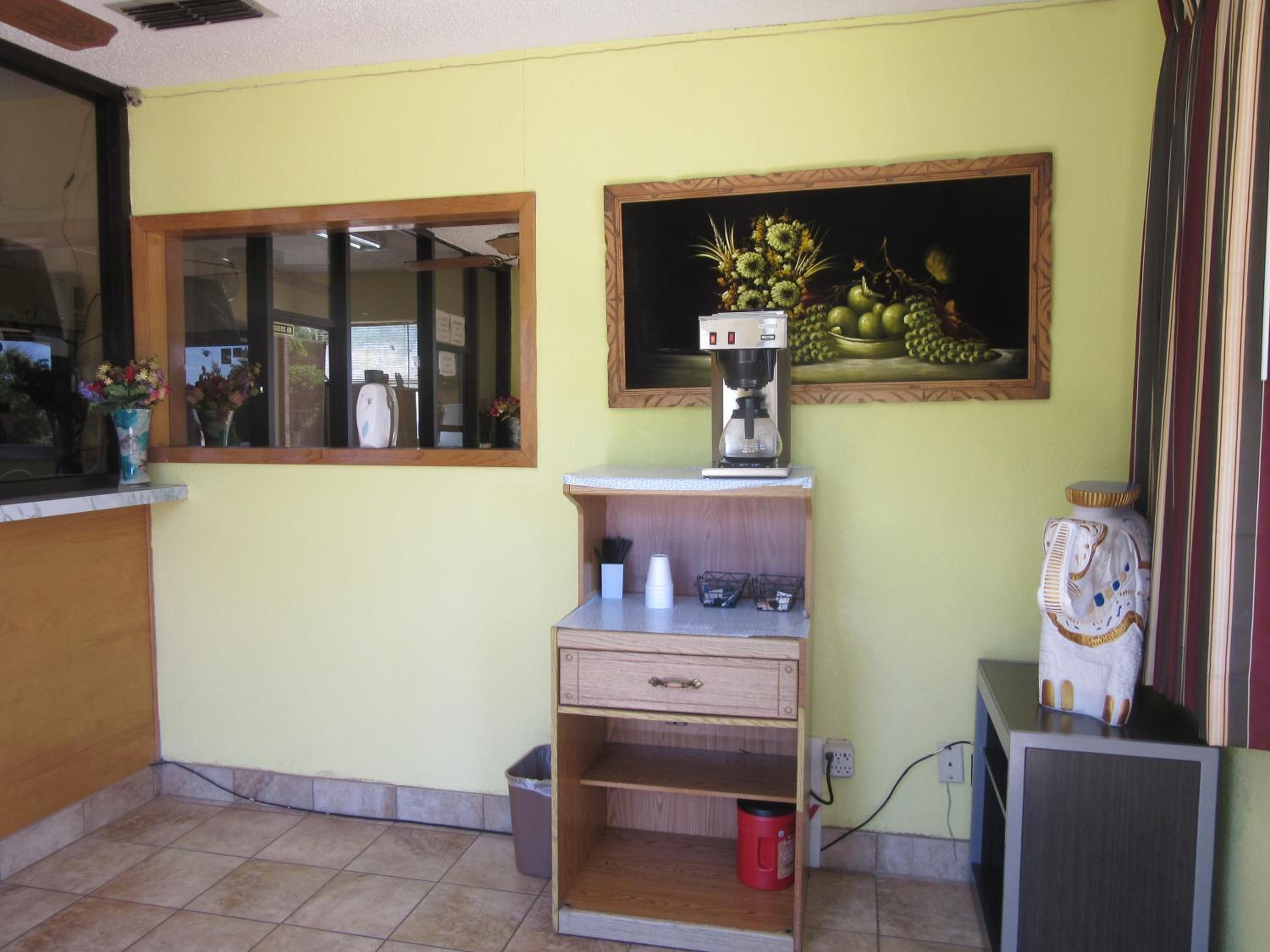Town House Motel view 4