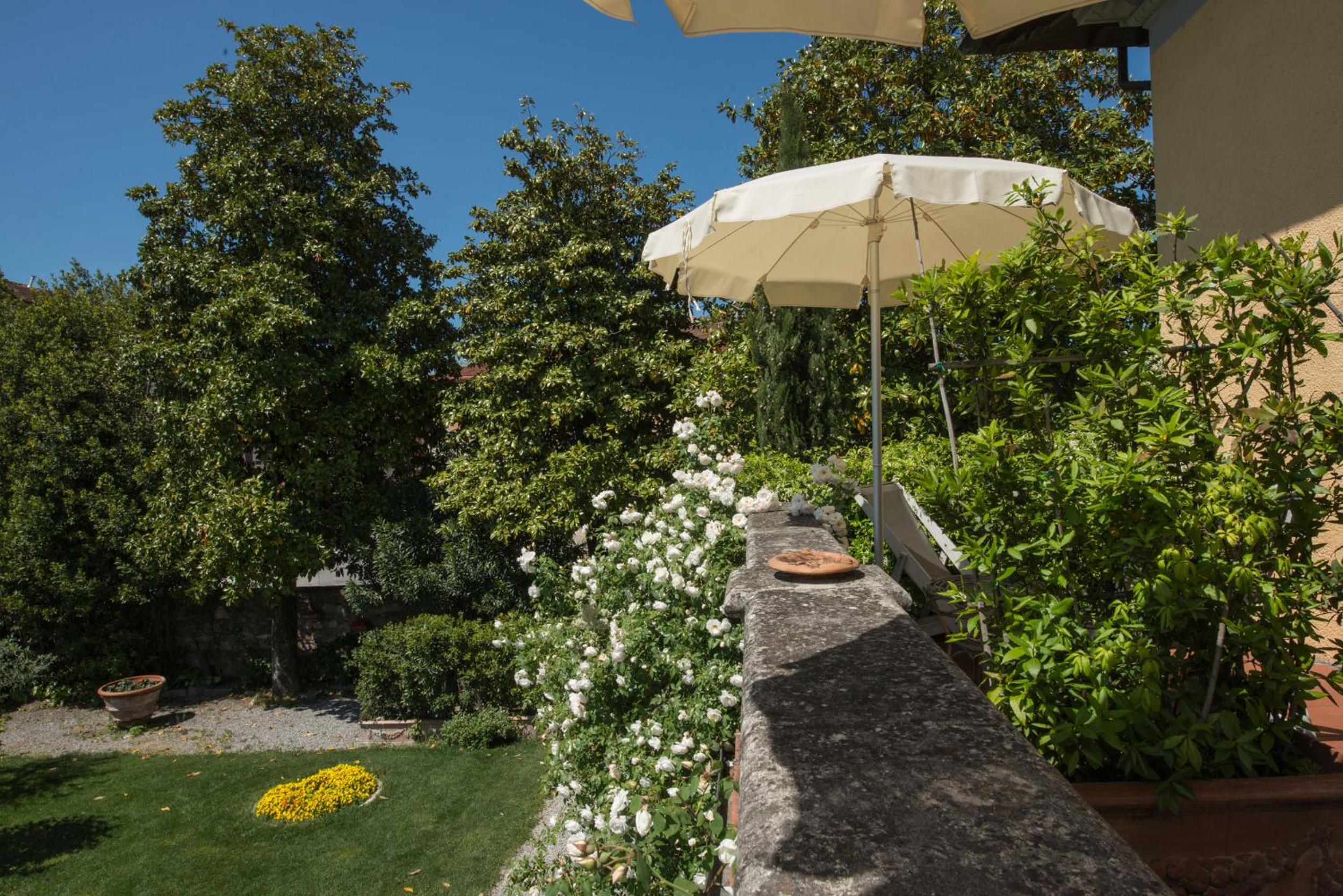 Al Porto Di Lucca B&B