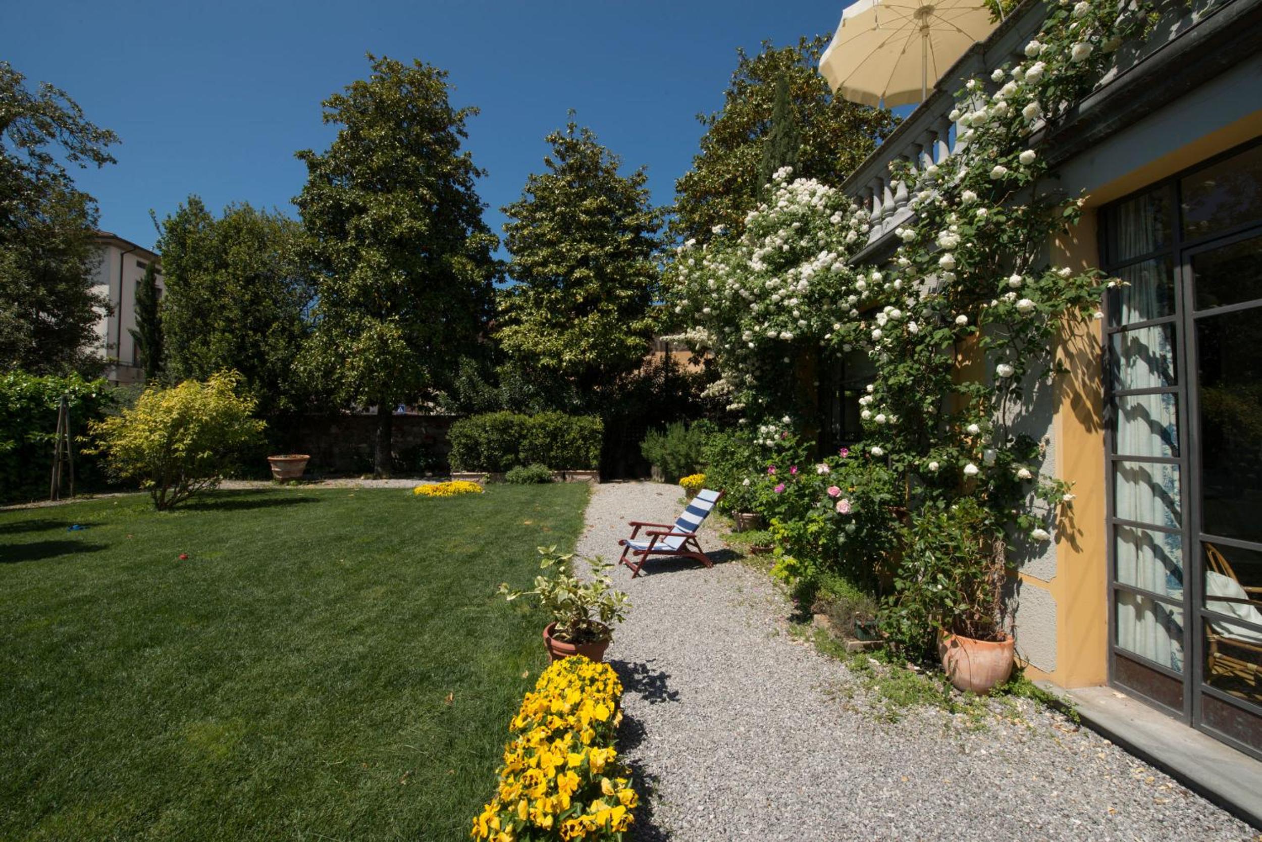 Al Porto Di Lucca B&B