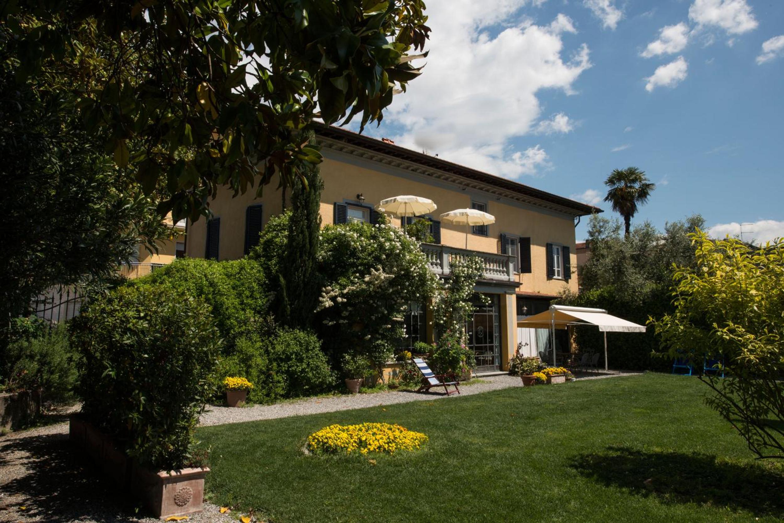Al Porto Di Lucca B&B