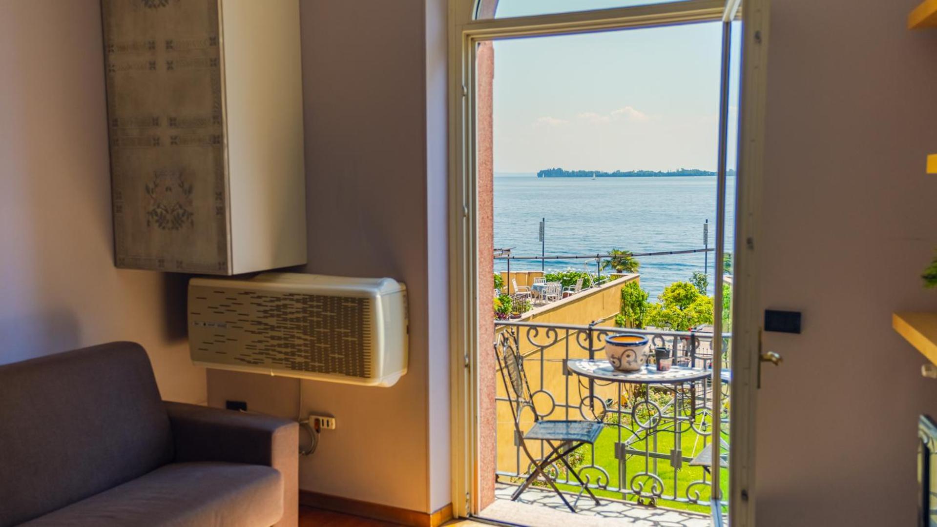 La Finestra sul Lago - Italian Homing