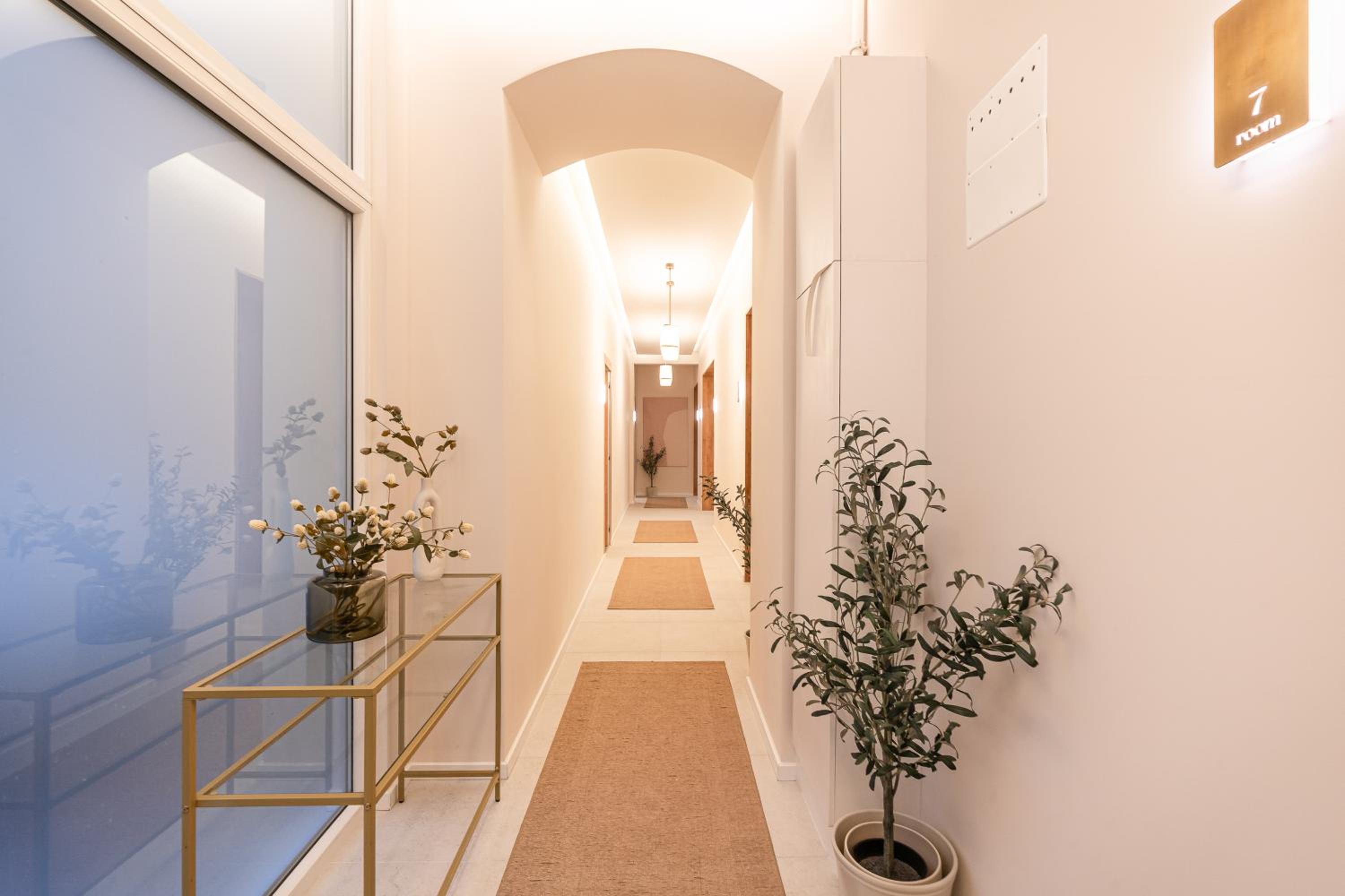 Szerb Boutique Suites, by BQA