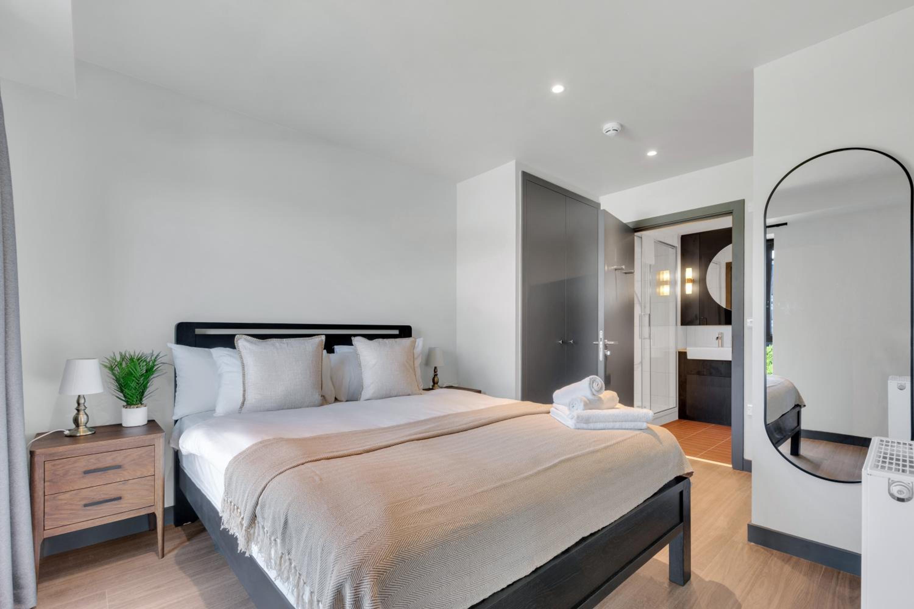 Chic Luna Apartments near Wembley Park by MySquare