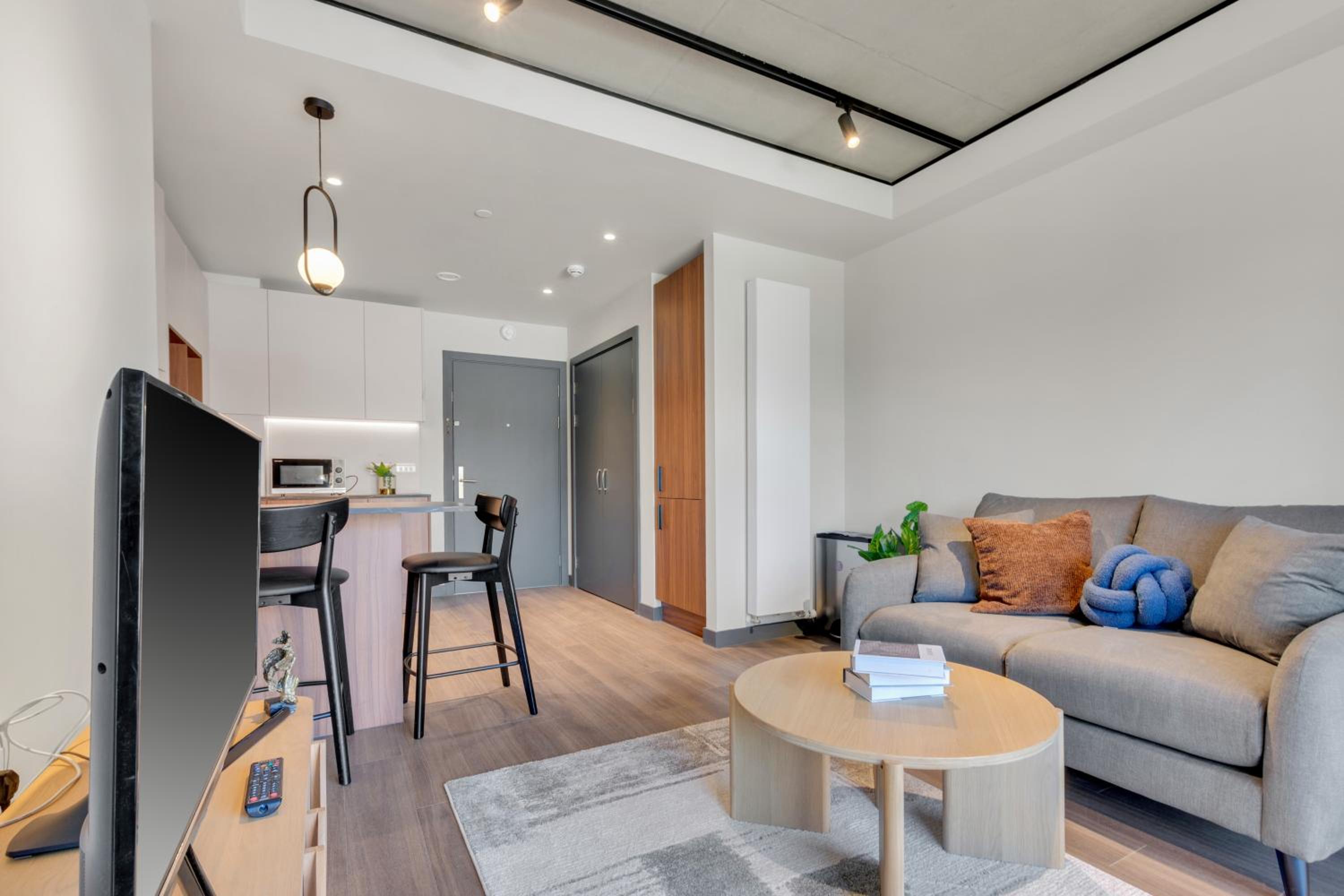 Chic Luna Apartments near Wembley Park by MySquare