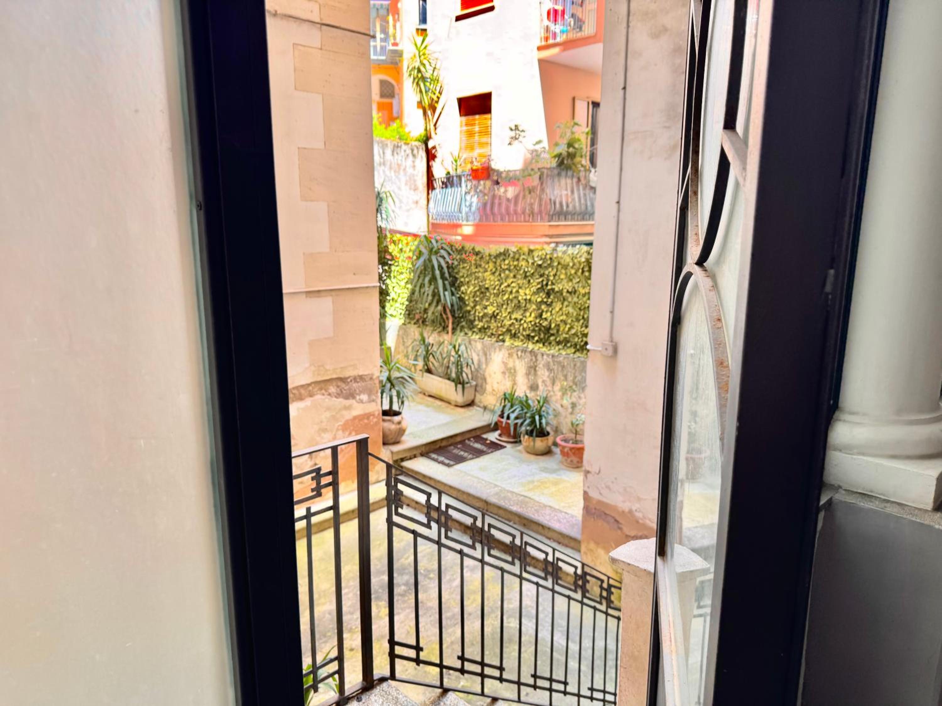 A 2 Passi Apartment - Nel centro di Salerno
