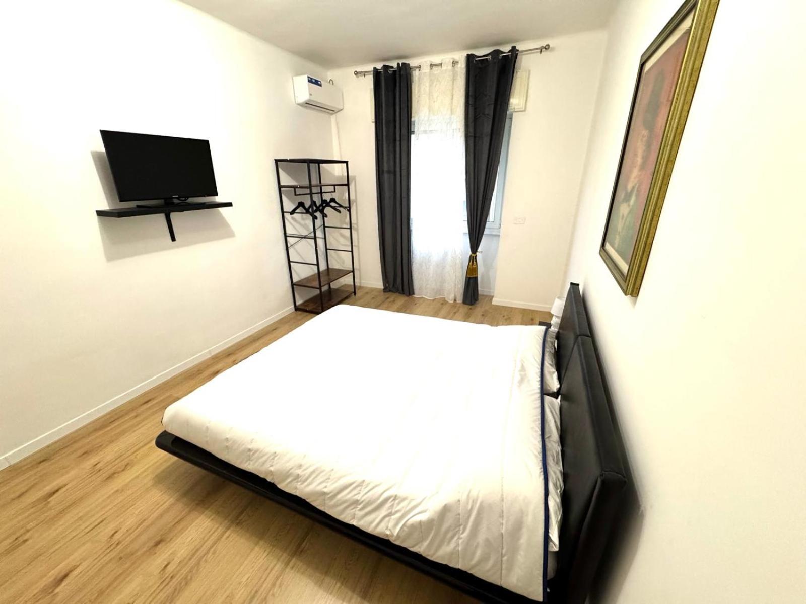 Bari Home