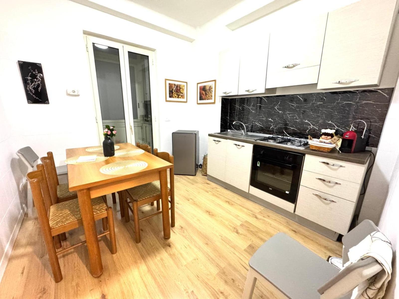 Bari Home