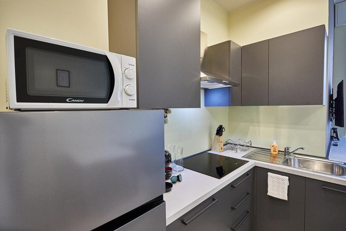 Cattaneo 65 3 bedrooms 5 minutes from lake and station w parking