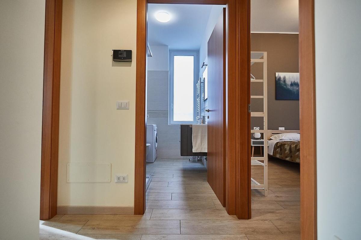 Cattaneo 65 3 bedrooms 5 minutes from lake and station w parking