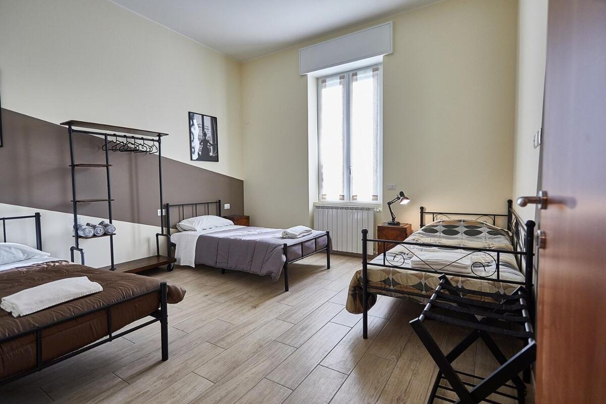 Cattaneo 65 3 bedrooms 5 minutes from lake and station w parking