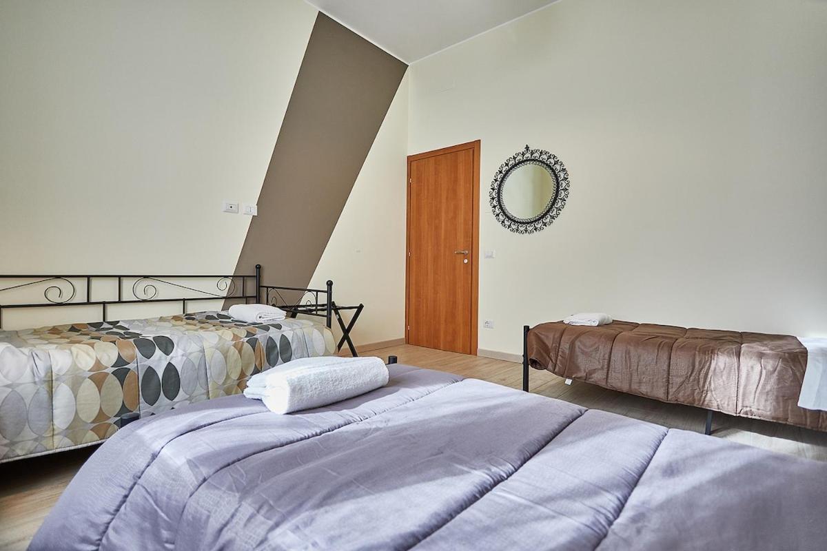 Cattaneo 65 3 bedrooms 5 minutes from lake and station w parking