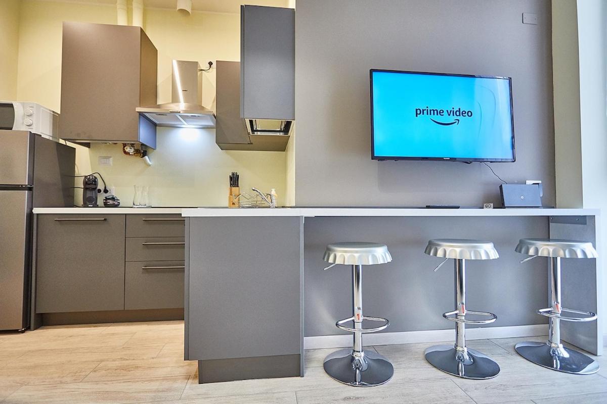 Cattaneo 65 3 bedrooms 5 minutes from lake and station w parking