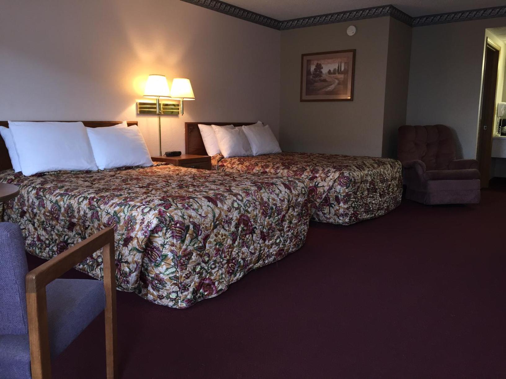 Twelve Oaks Inn view 3