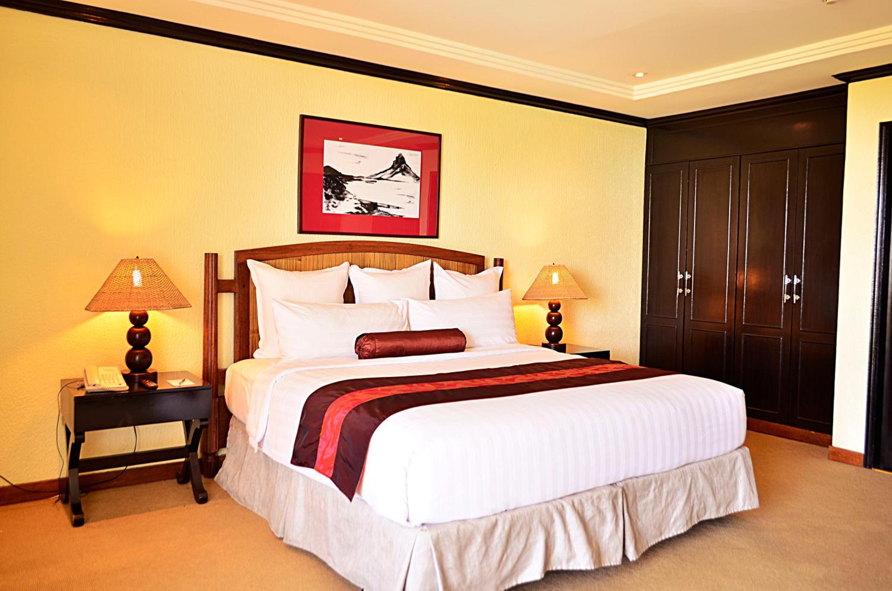 Thunderbird Resorts - Rizal