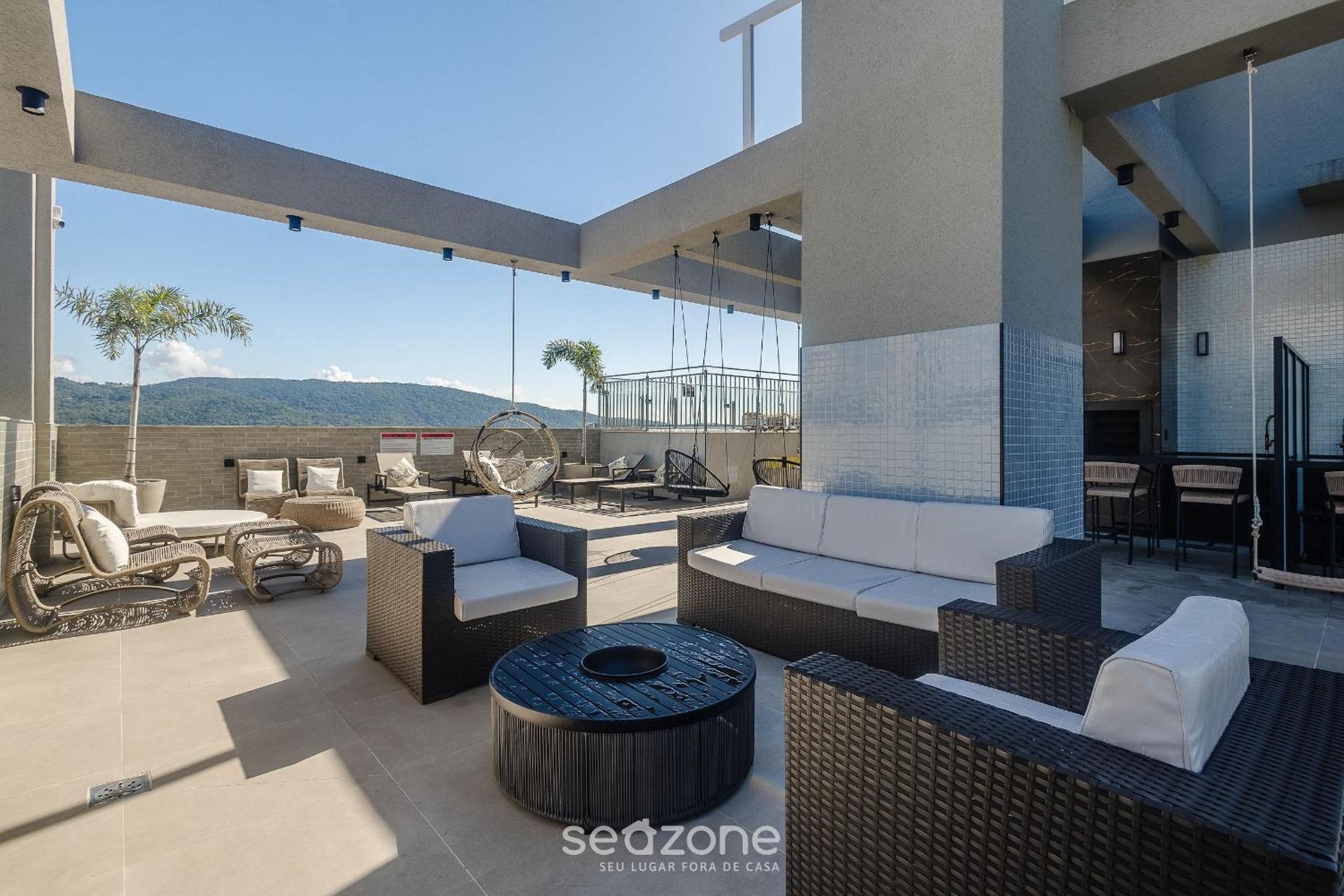 Your exclusive stay with pool and jacuzzi just 500 meters from the beach - ELF