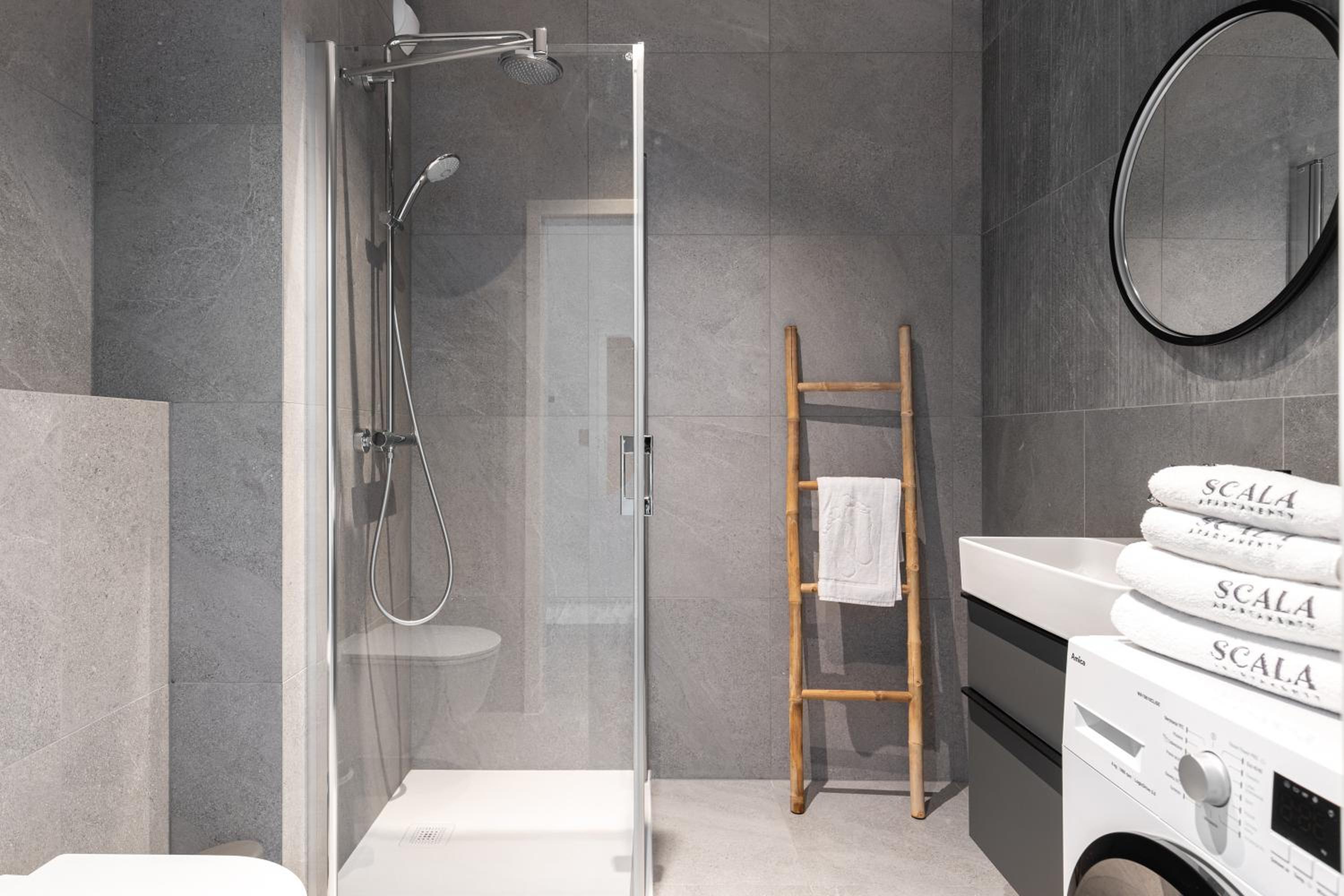 Gdańsk Old Town Scala suites C with Parking by Lion Apartments