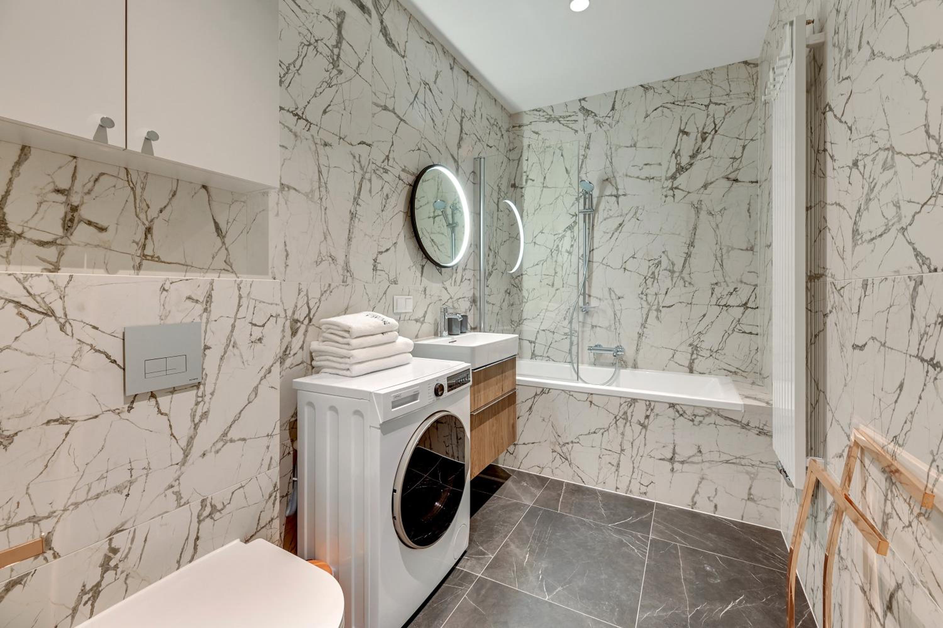 Gdańsk Old Town Scala suites C with Parking by Lion Apartments