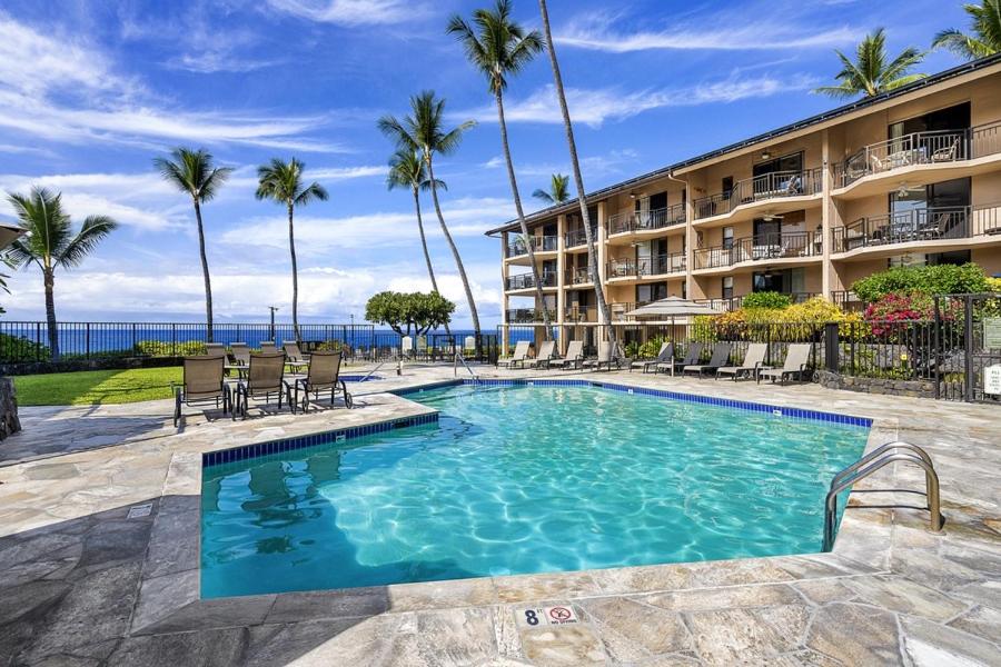 Kona Makai Private Tropical Suites with Pool
