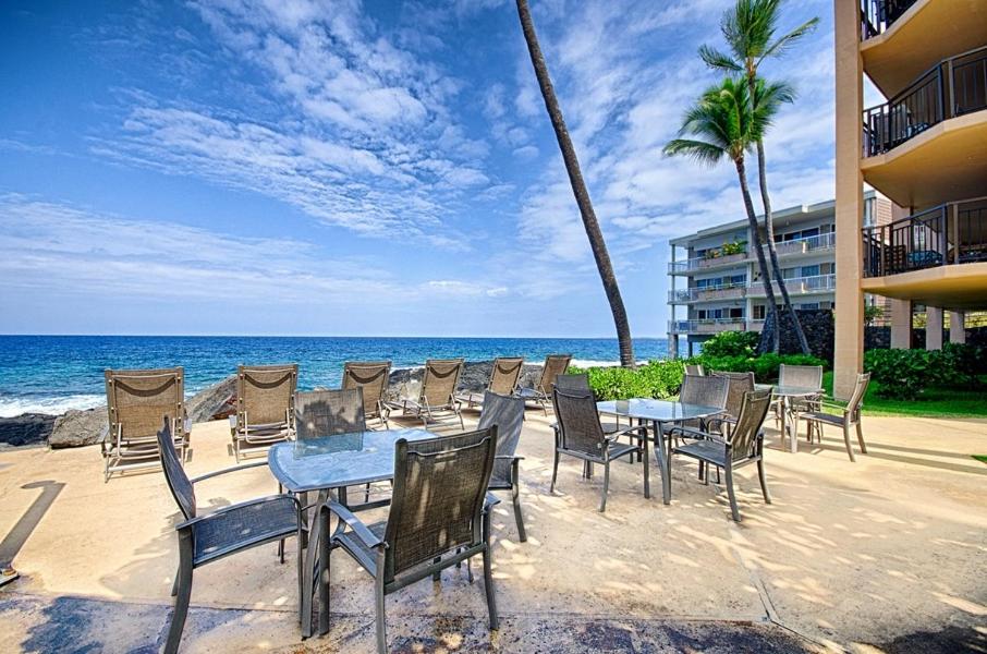 Kona Makai Private Tropical Suites with Pool