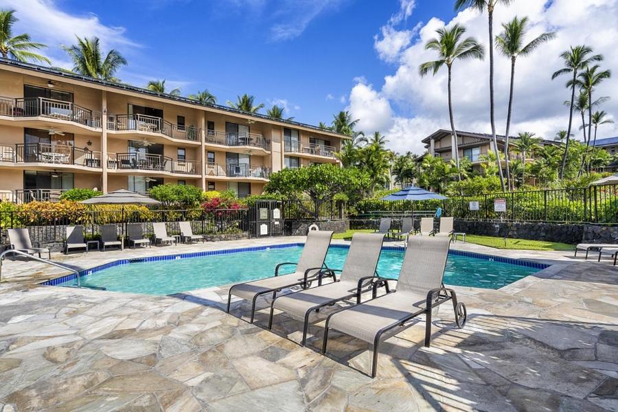 Kona Makai Private Tropical Suites with Pool