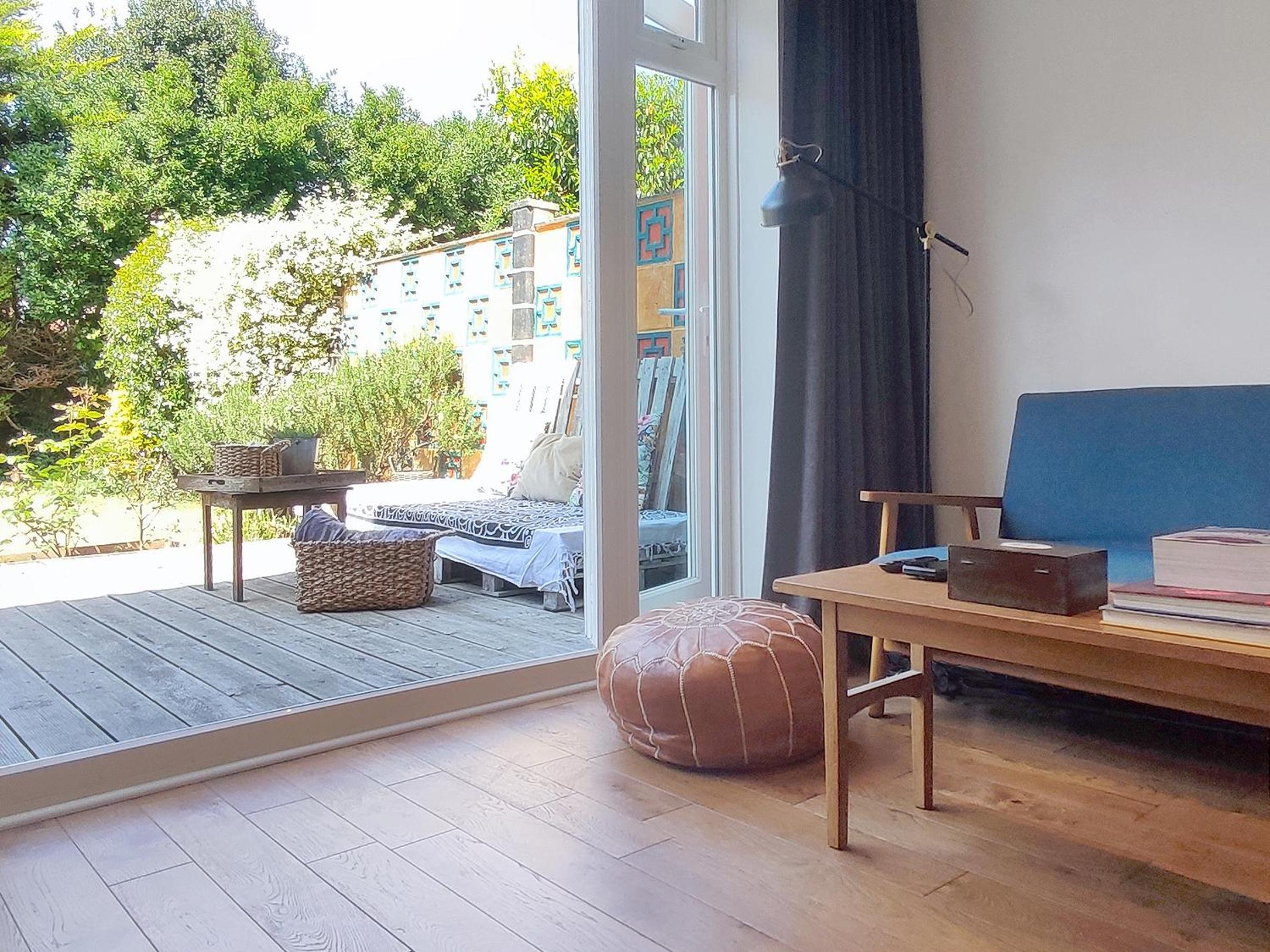 Atelier Verde - A Comfortable Garden Apartment