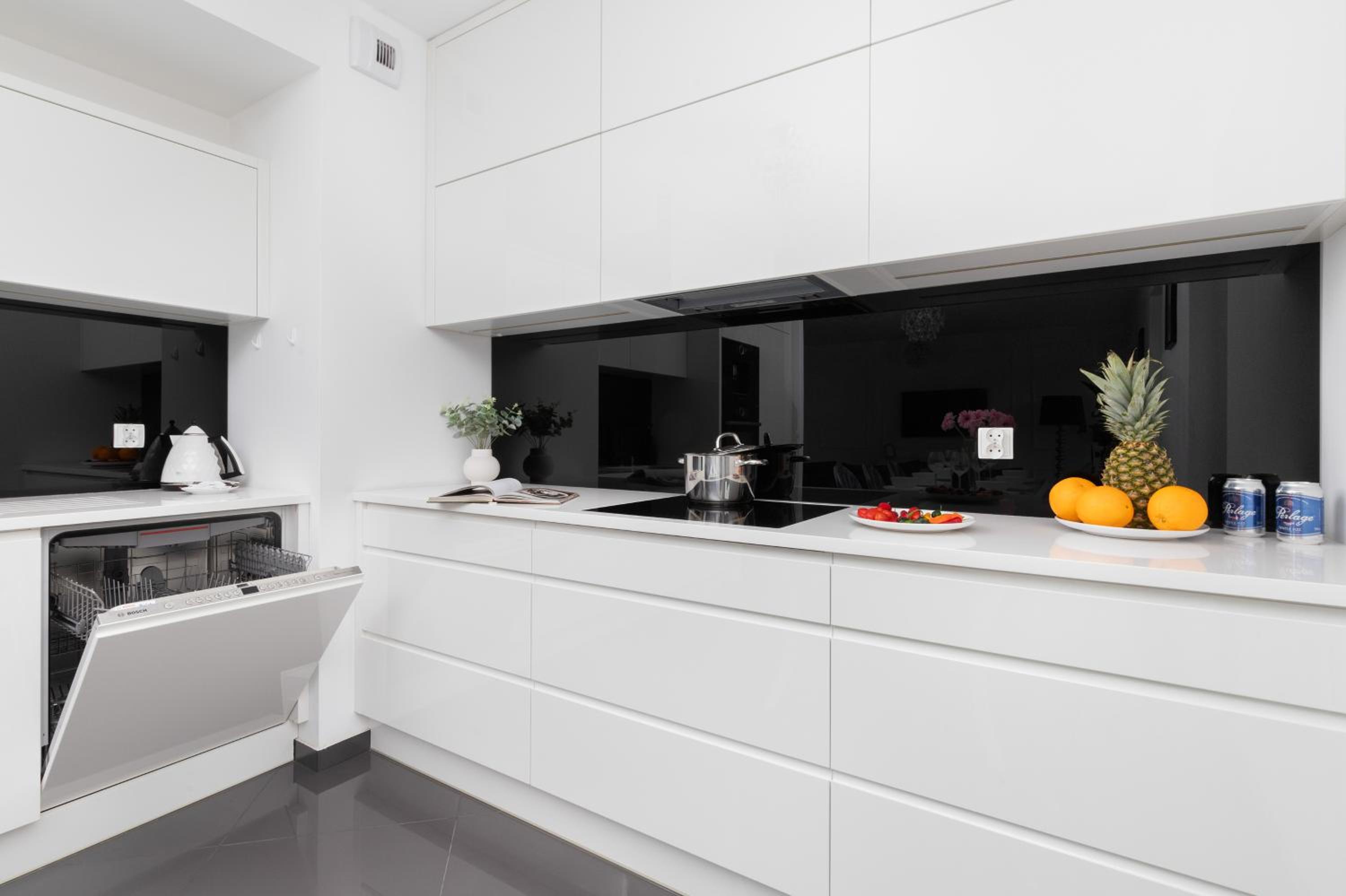 Flatbook Gdansk Old Town - Stylish 2-Bedroom Apartment with Parking