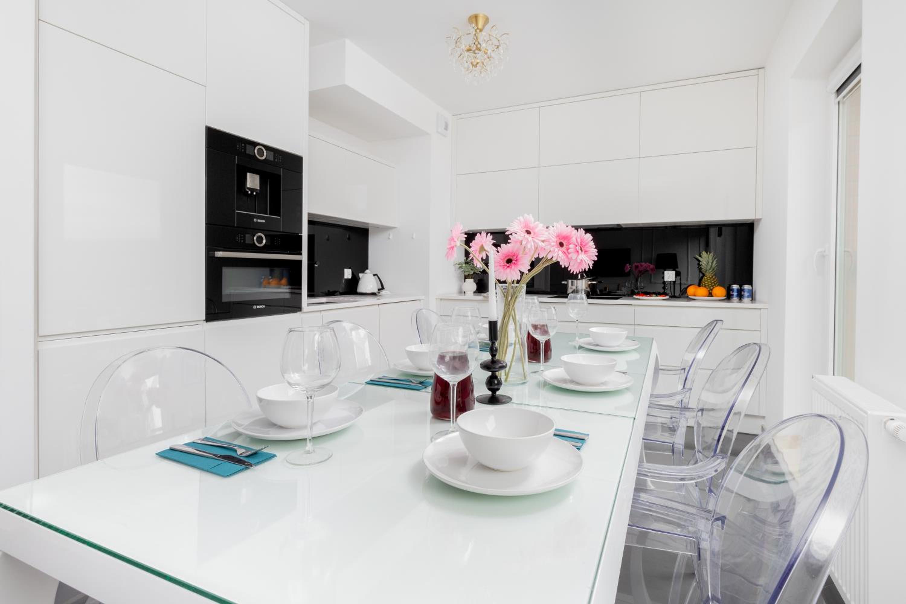 Flatbook Gdansk Old Town - Stylish 2-Bedroom Apartment with Parking