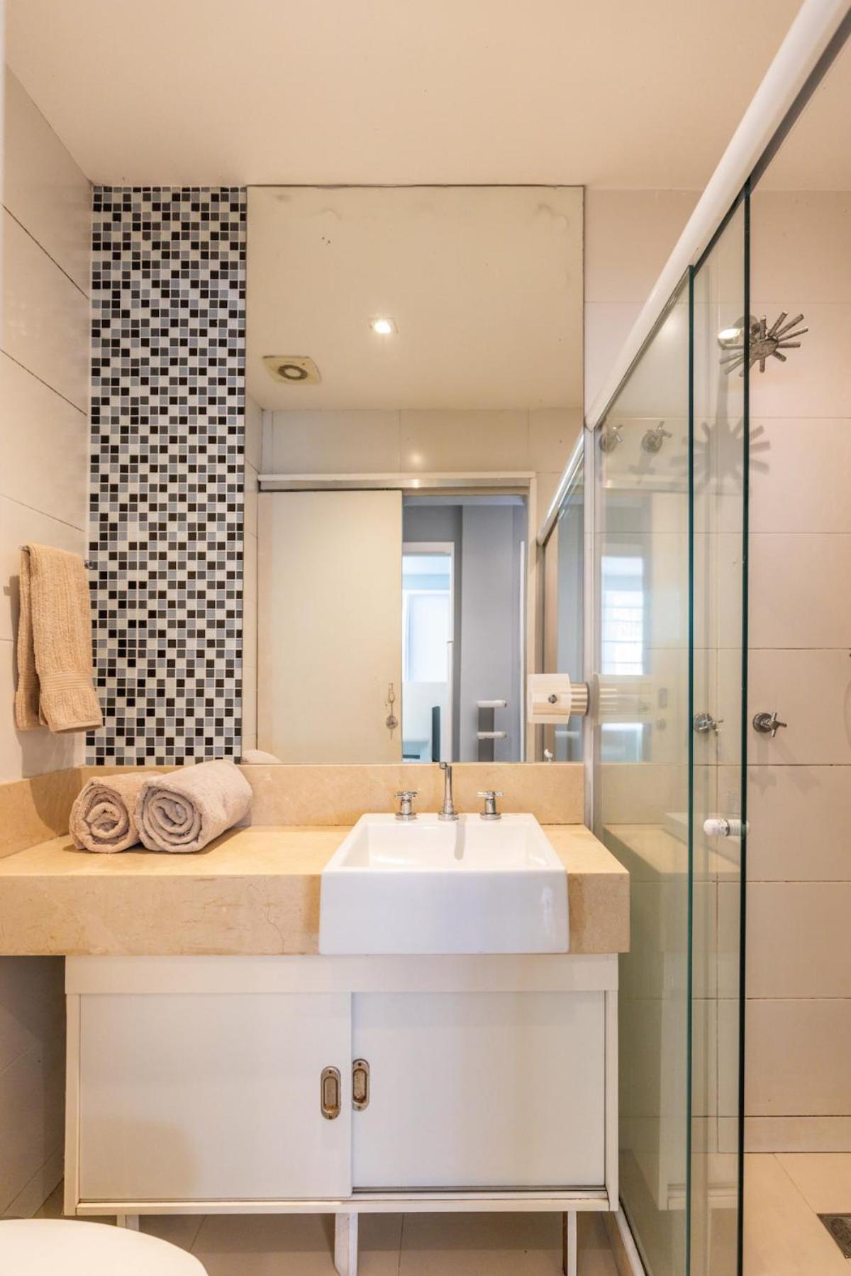 Copacabana Space - Style and comfort for big groups by the beach!
