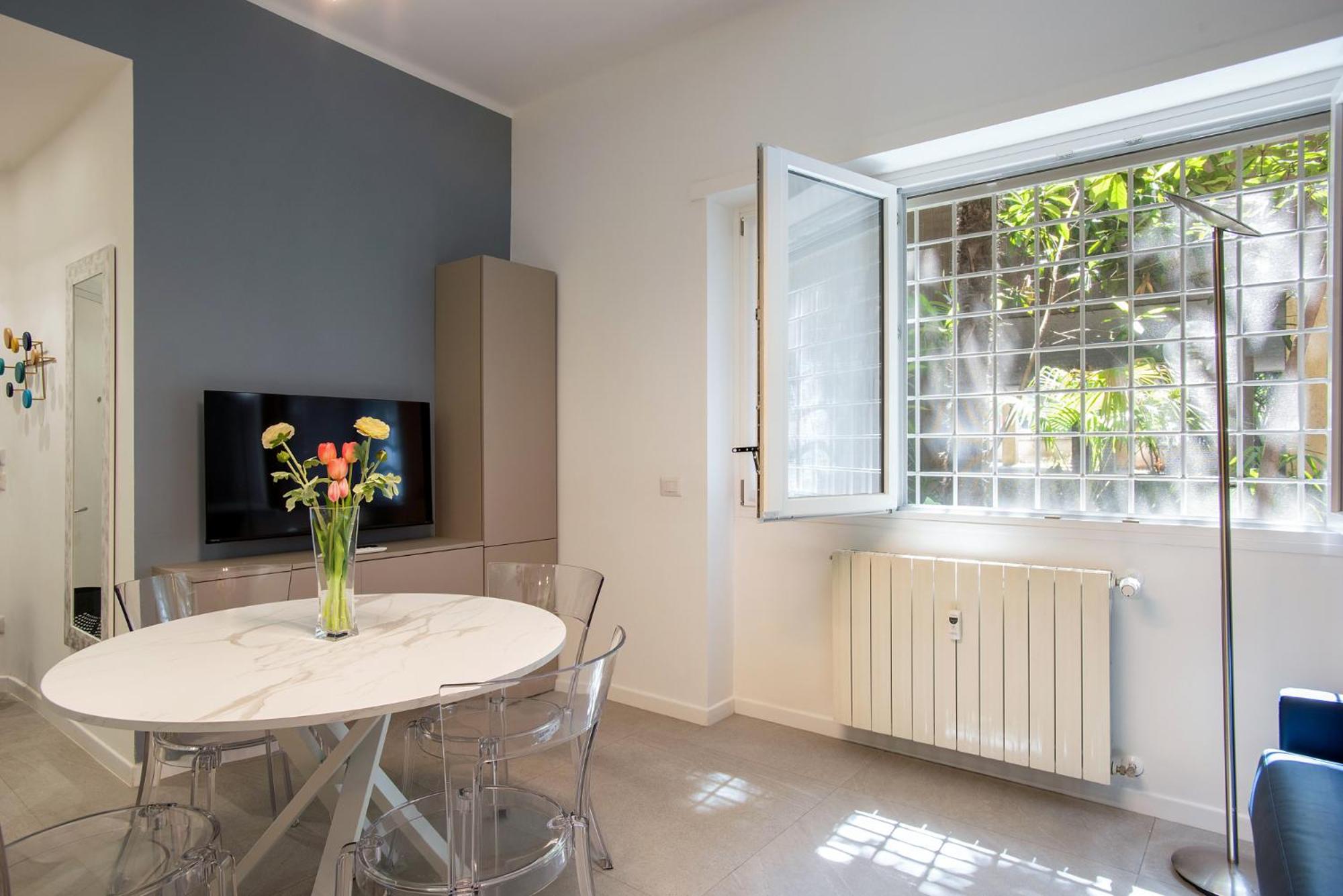 6 fermate dal Centro, Residenza Marchese Roma