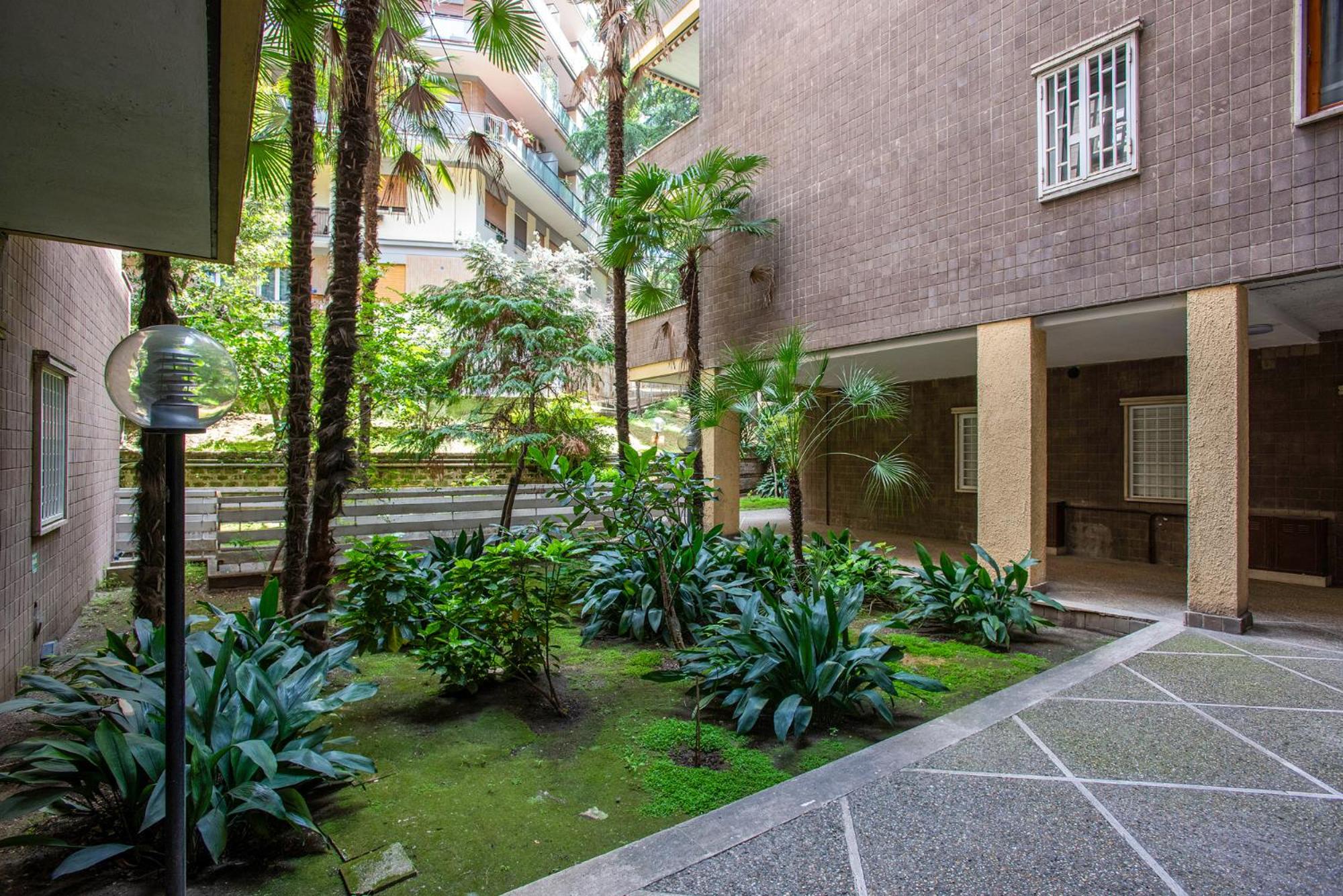 6 fermate dal Centro, Residenza Marchese Roma