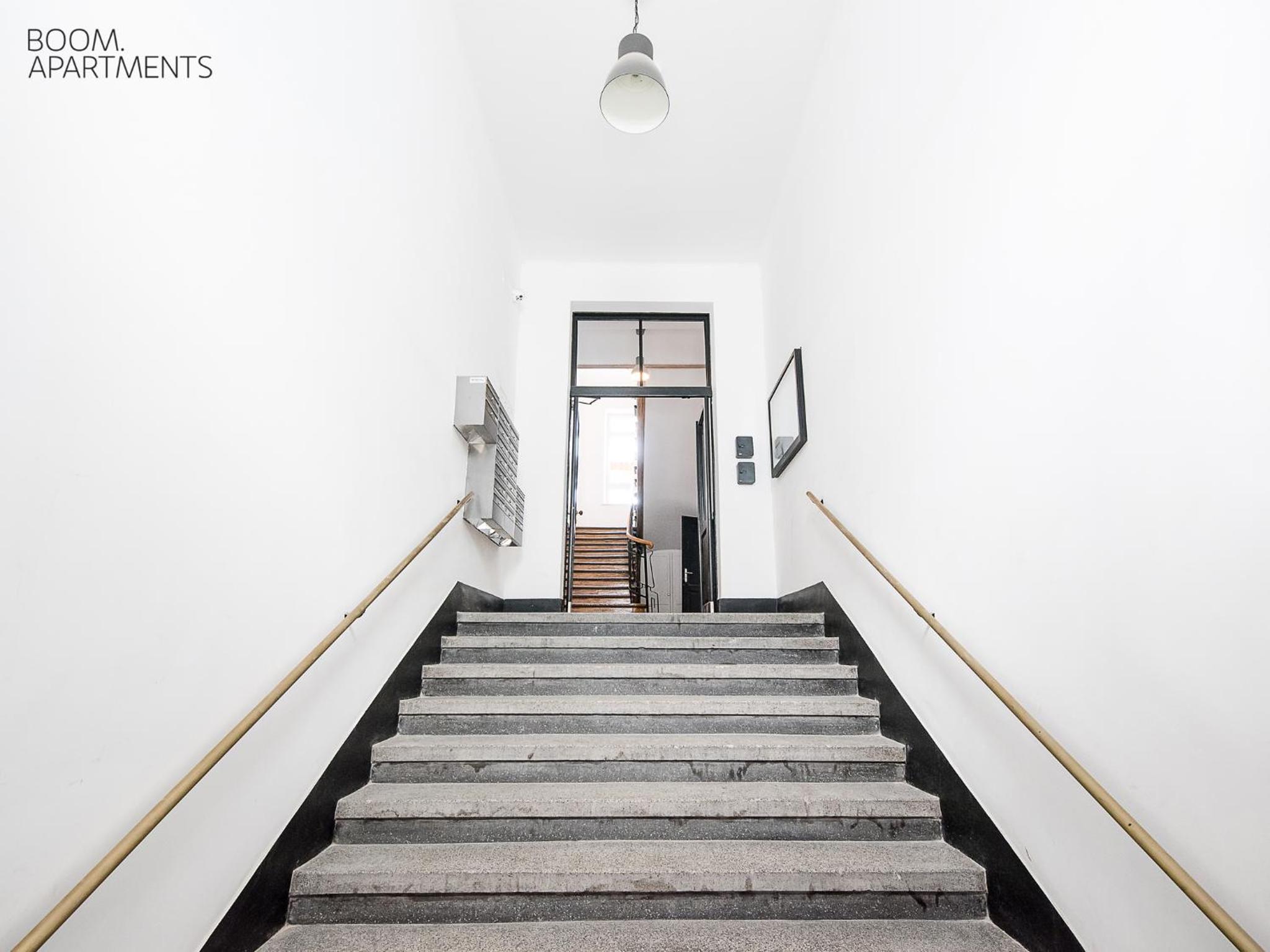 Boom Apartments