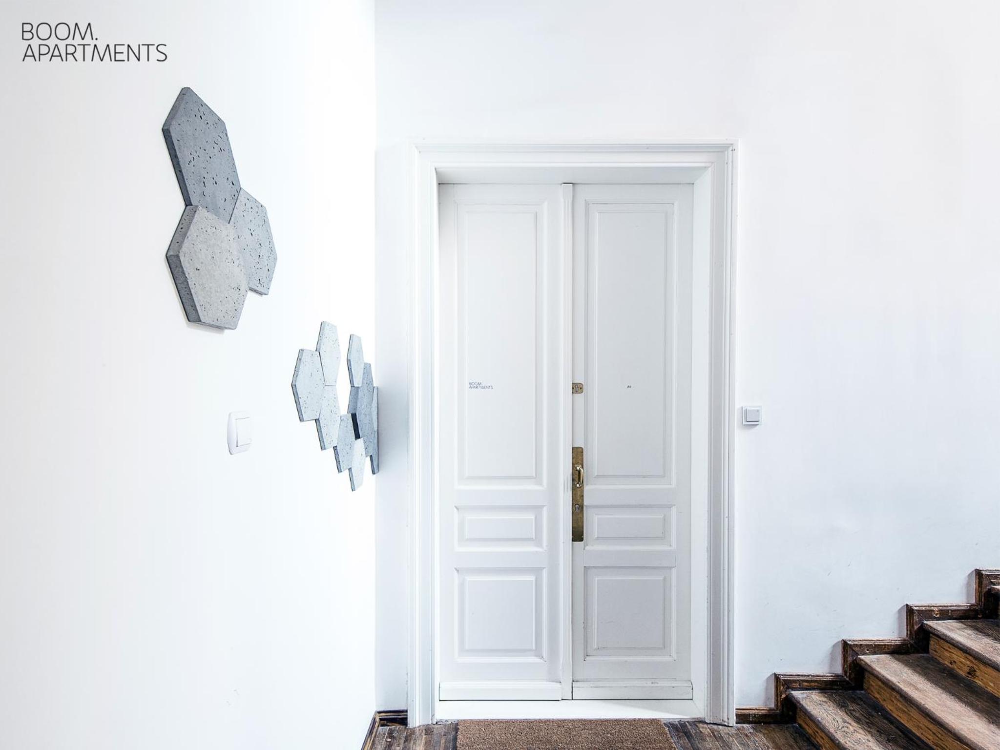 Boom Apartments