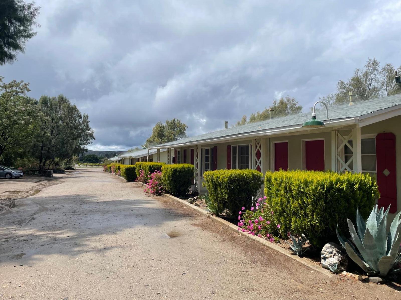 Sierra Pelona Motel