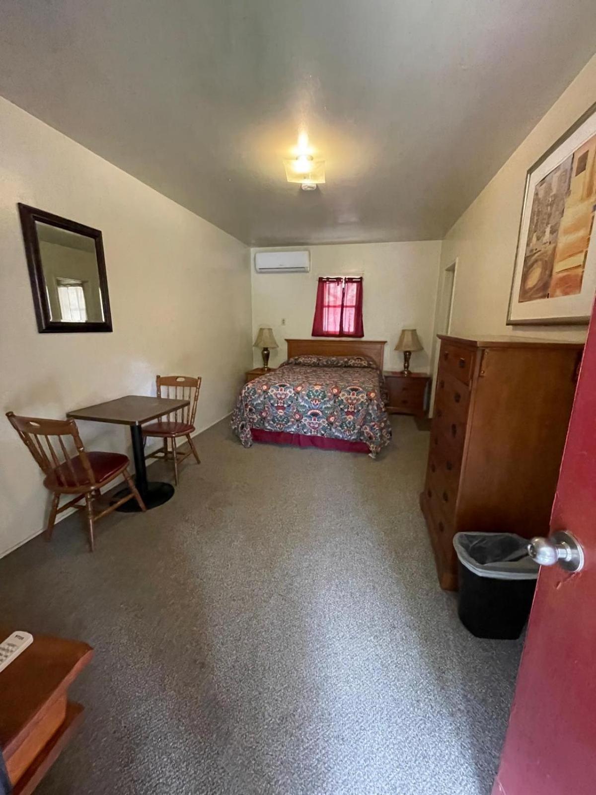 Sierra Pelona Motel